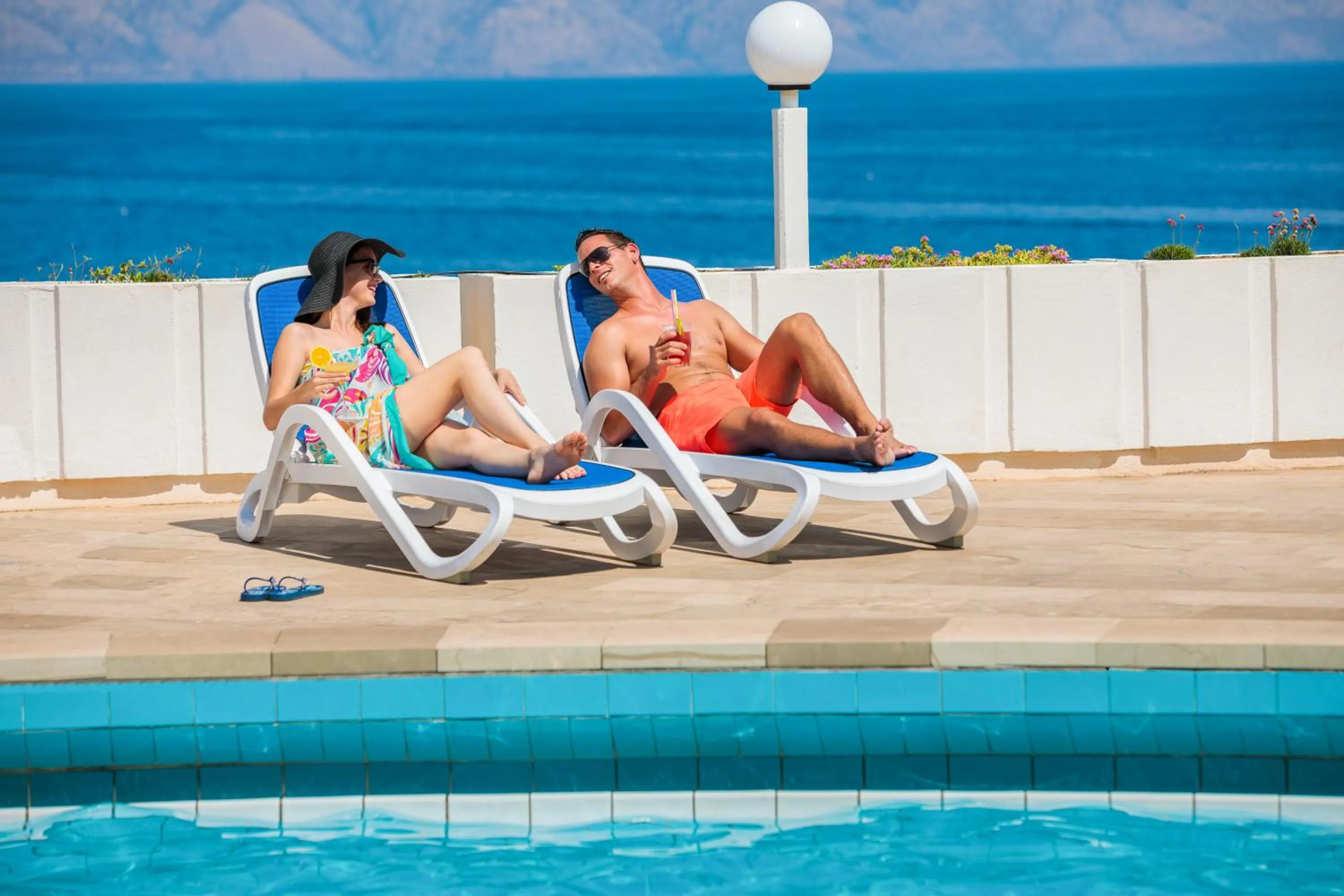 Swimming pool in Fontana Bayside Park