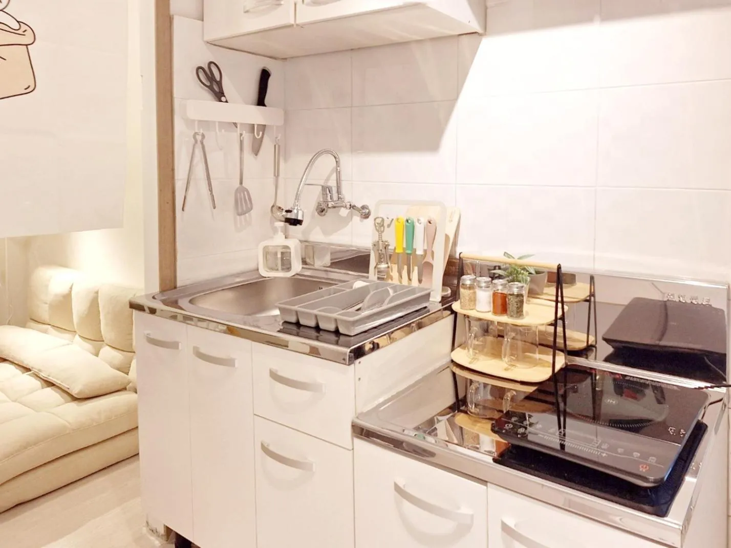 Kitchen or kitchenette, Bed in Hue stay