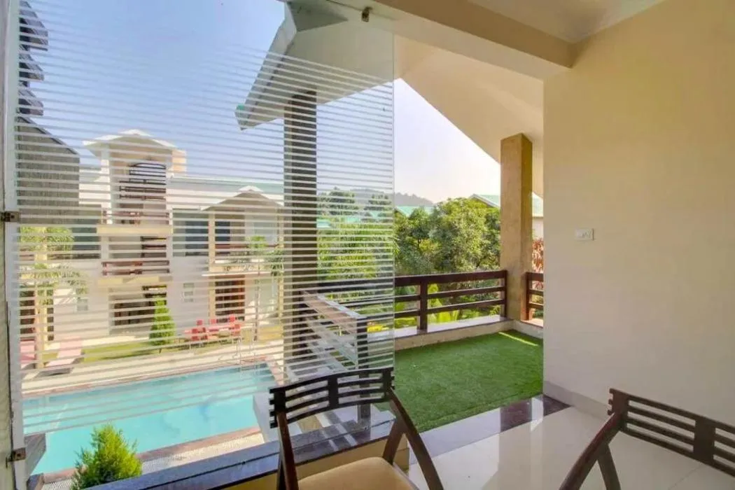 Balcony/Terrace in Maulik Mansion Resort