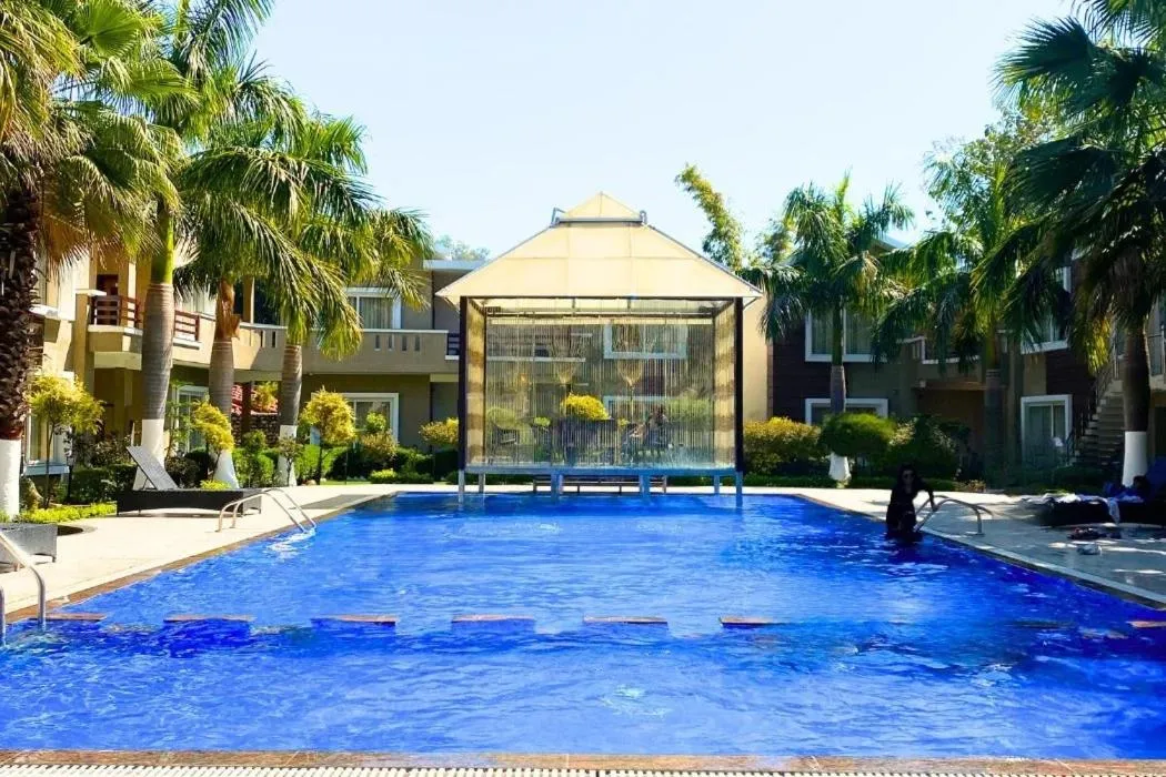 Swimming pool in Maulik Mansion Resort
