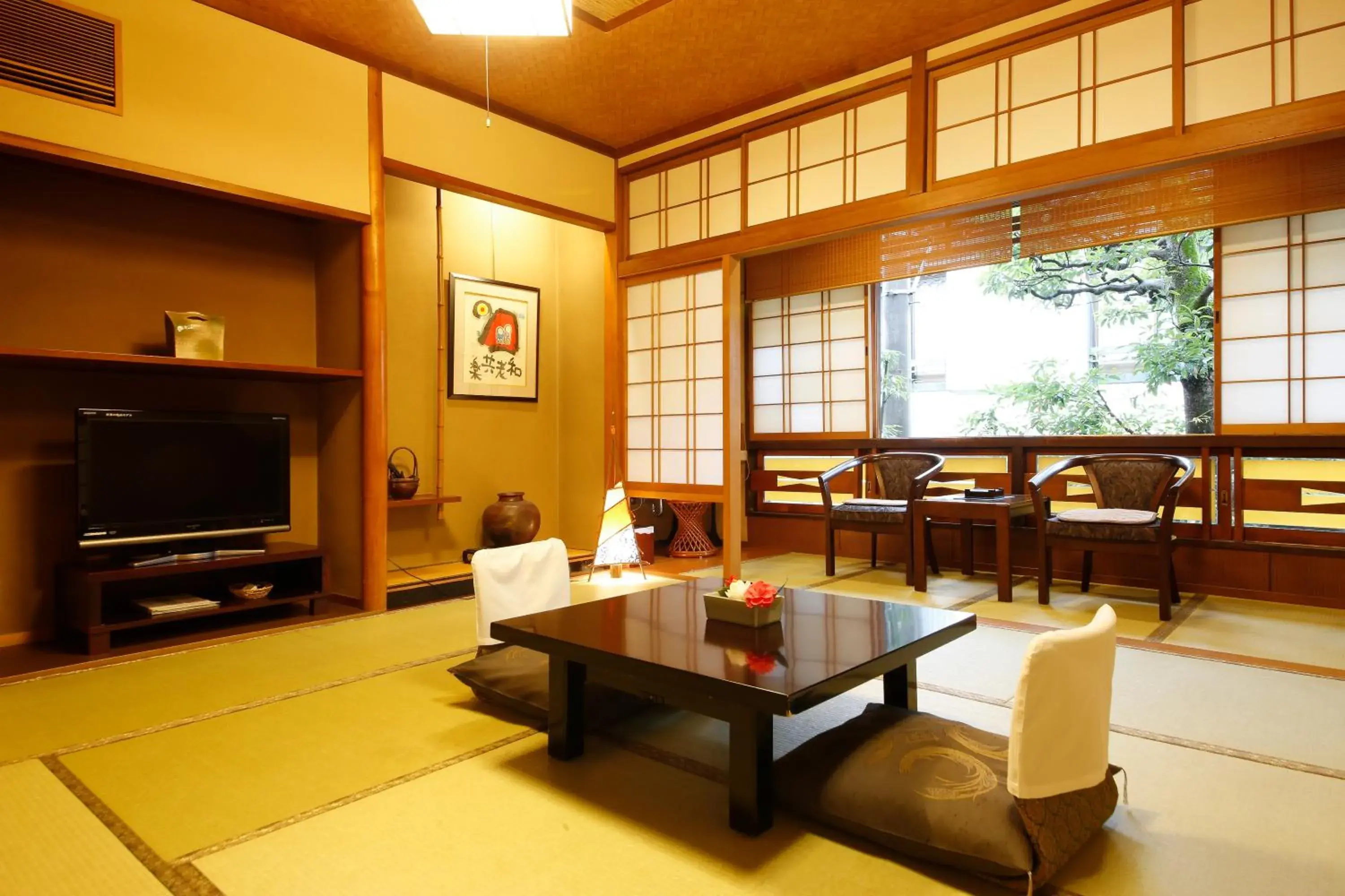 Photo of the whole room in 城崎温泉 旅館 つばき乃 - Kinosaki Onsen Ryokan Tsubakino Photo of the whole room in 城崎温泉 旅館 つばき乃 - Kinosaki Onsen Ryokan Tsubakino