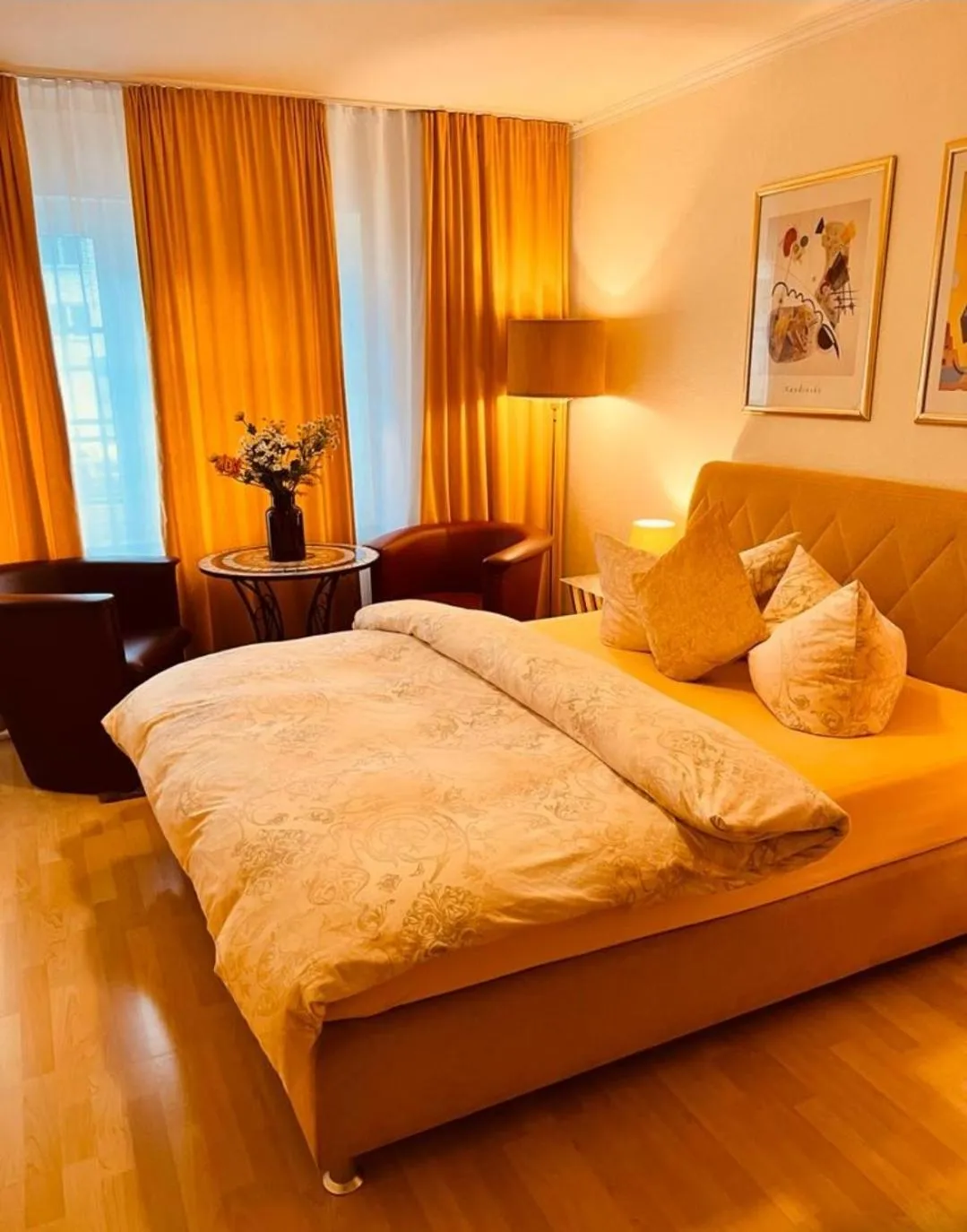 Photo of the whole room, Bed in The Soho Altstadt Relais