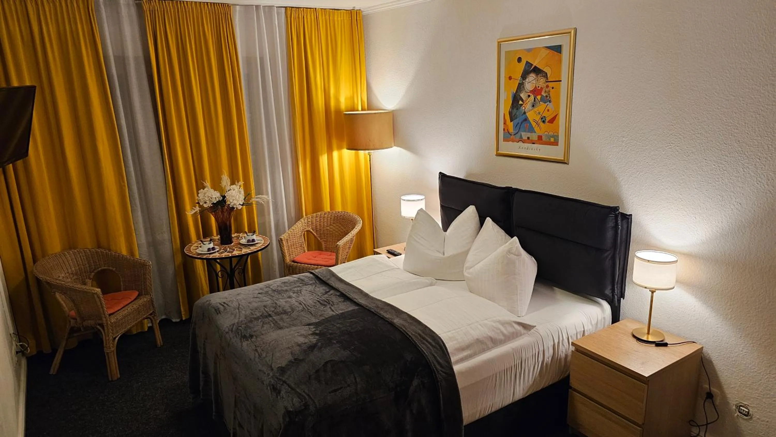 Bed in The Soho Altstadt Relais