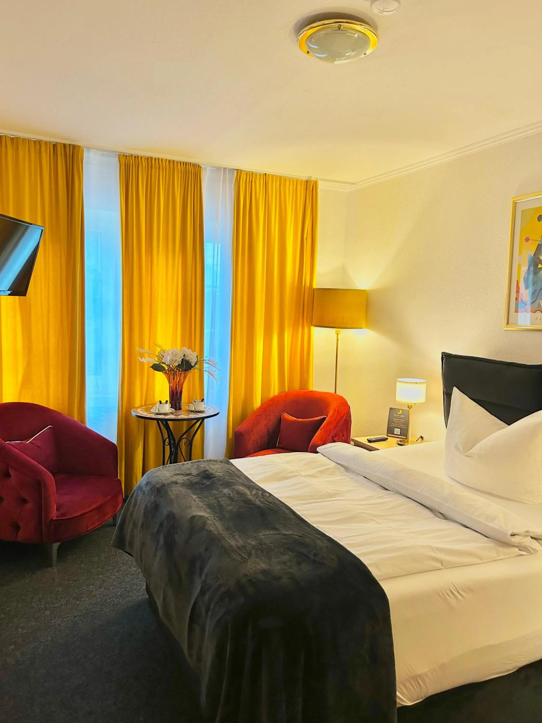 Photo of the whole room, Bed in The Soho Altstadt Relais