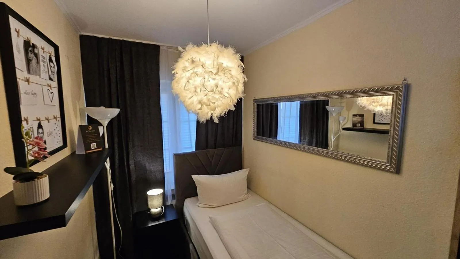 Photo of the whole room, Bed in The Soho Altstadt Relais