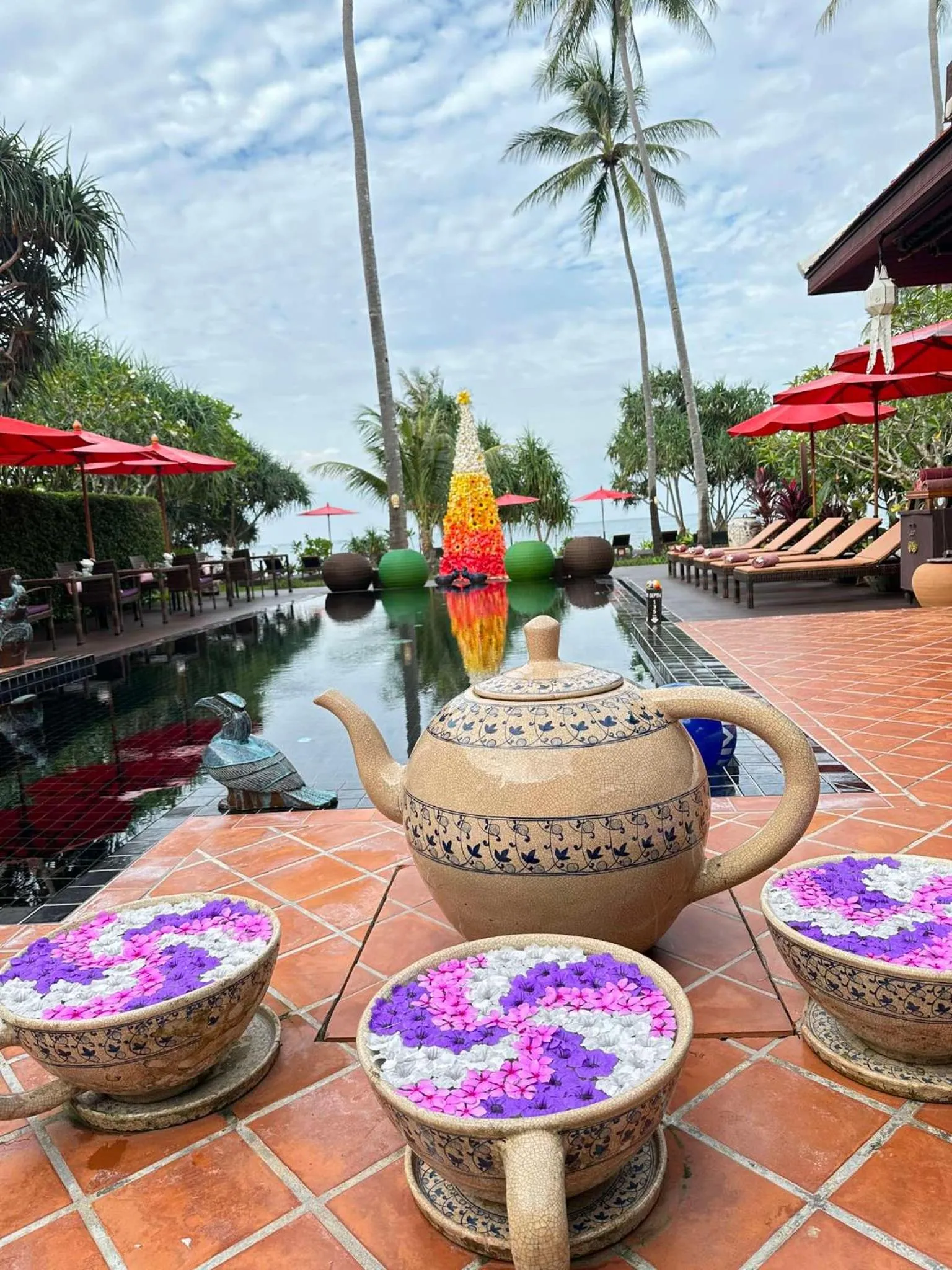 Swimming pool in Baan Thai Lanta Resort