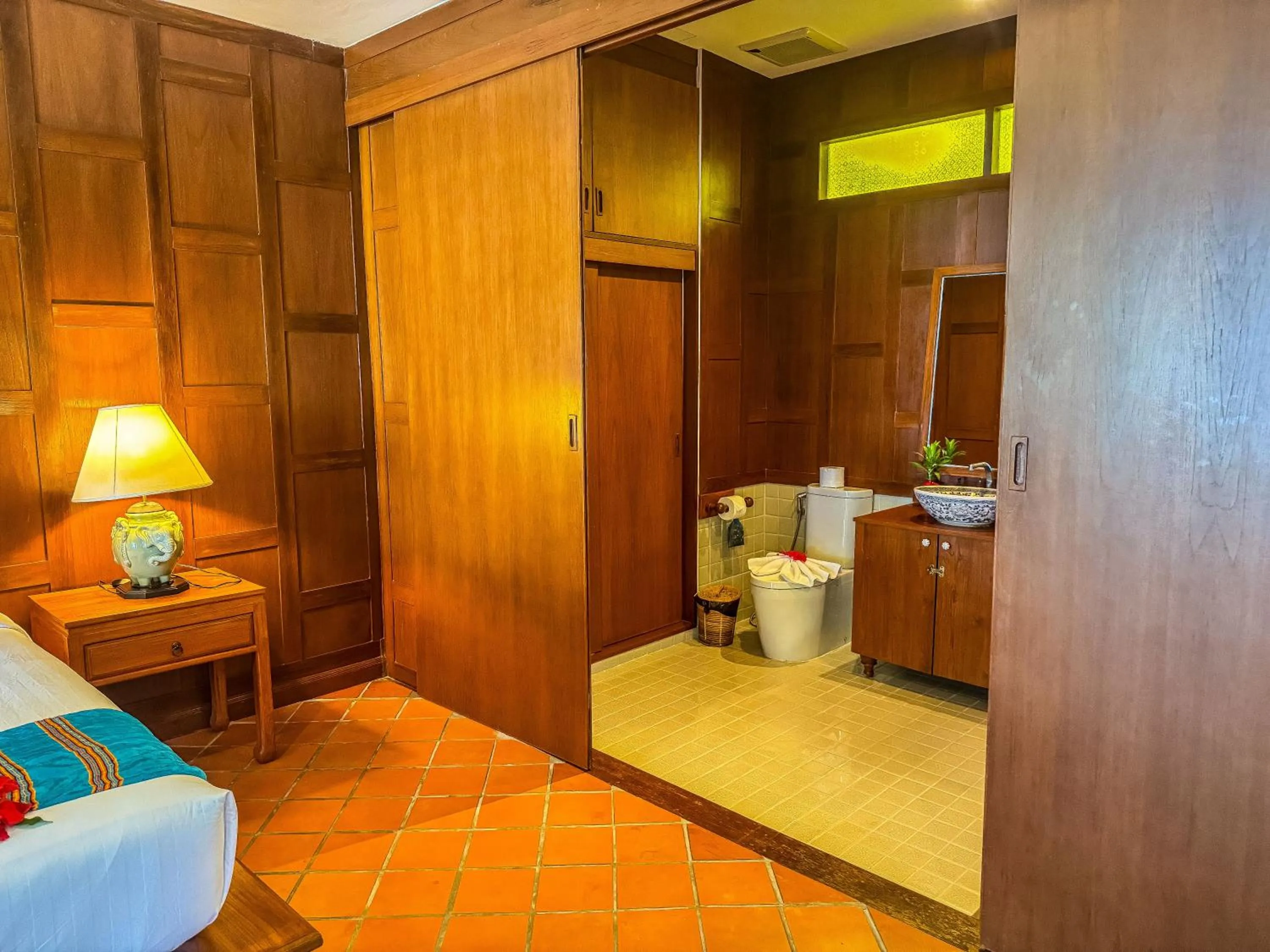 Bathroom in Baan Thai Lanta Resort