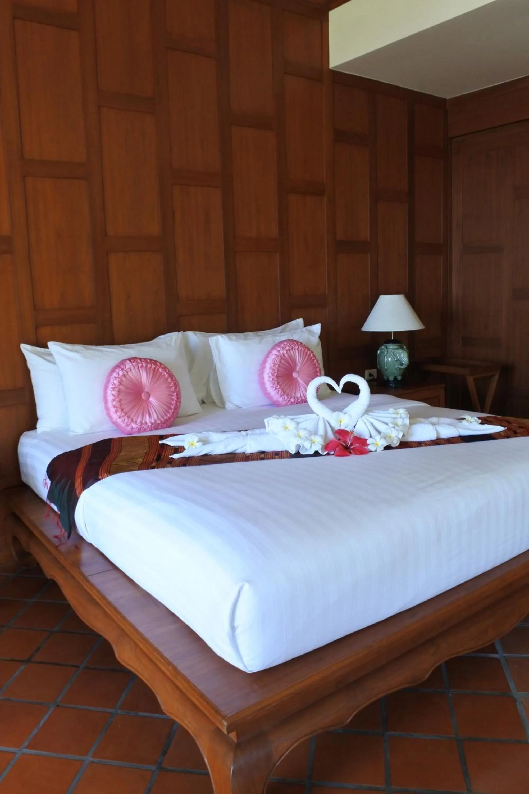 Bed in Baan Thai Lanta Resort