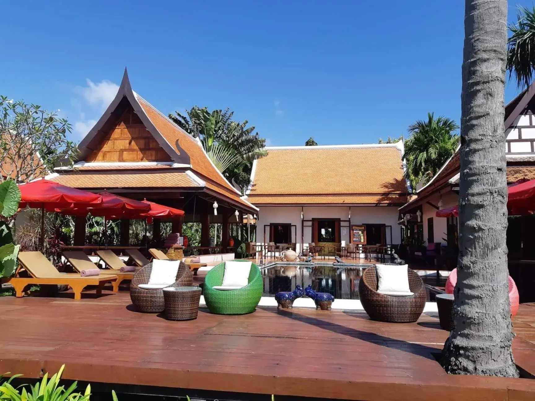 Lounge or bar in Baan Thai Lanta Resort