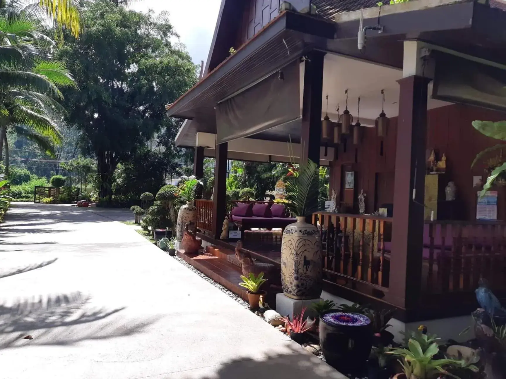 Inner courtyard view in Baan Thai Lanta Resort