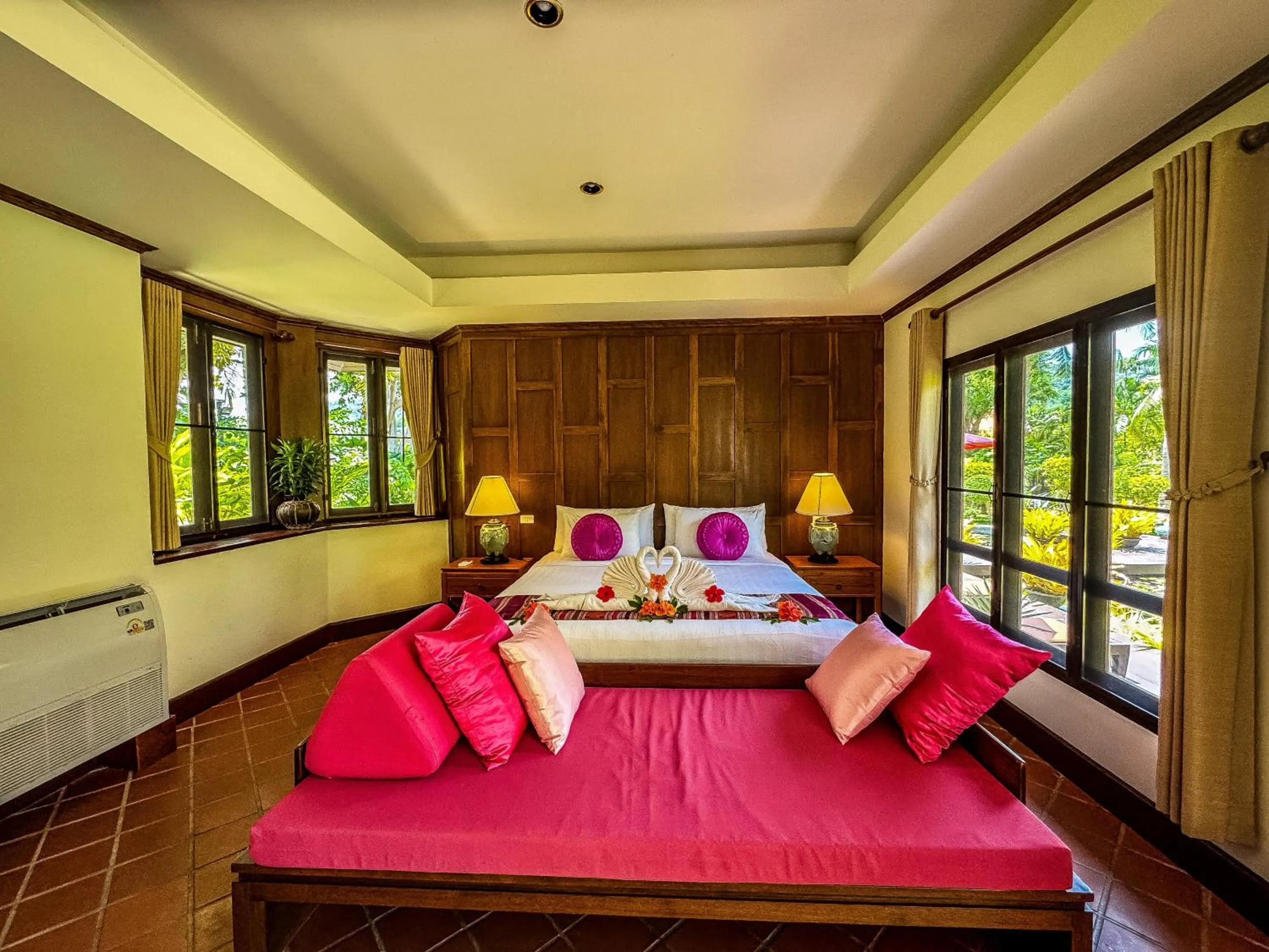 Bed in Baan Thai Lanta Resort