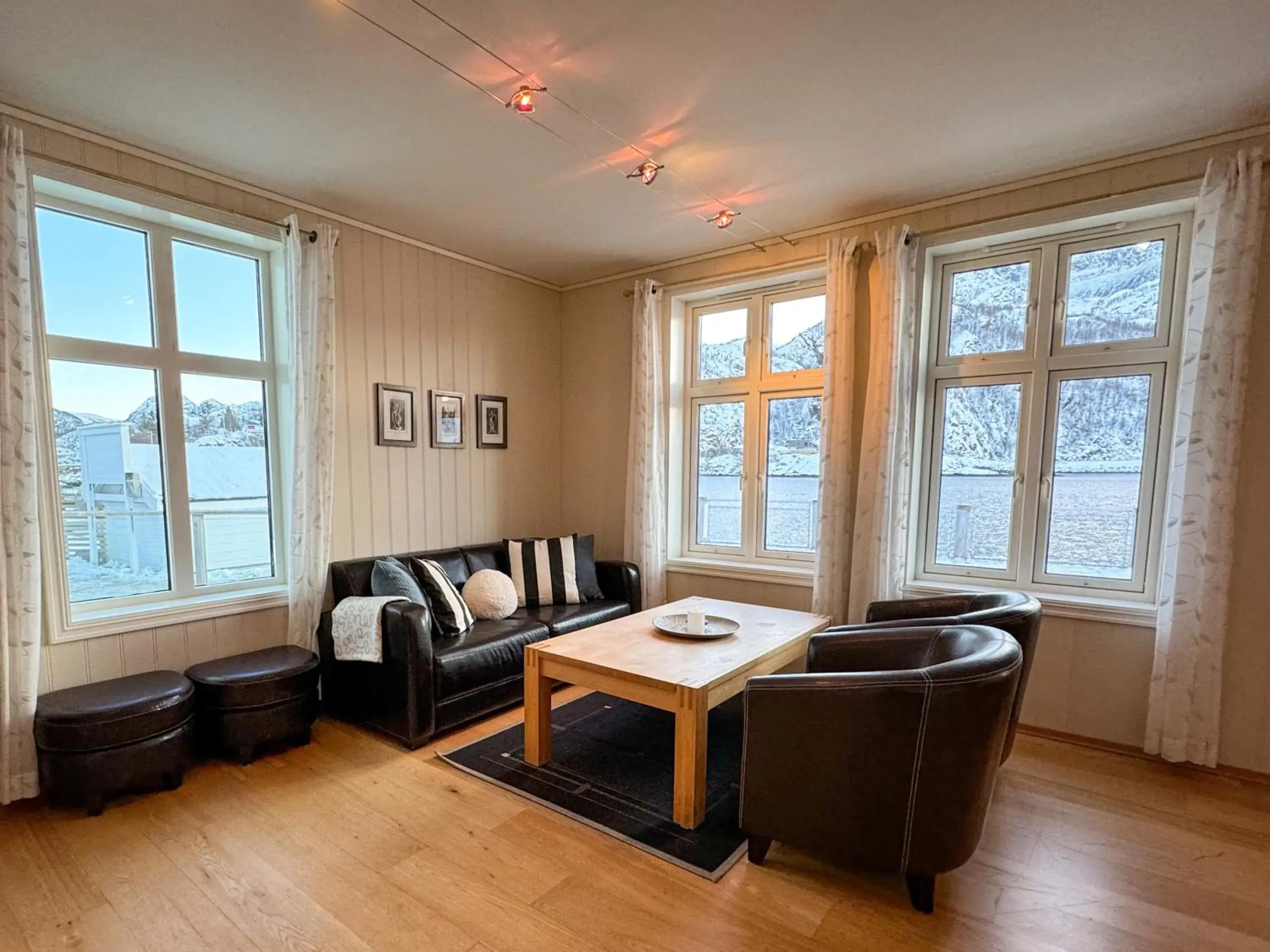 Two-Bedroom Suite in Hamn i Senja Two-Bedroom Suite in Hamn i Senja