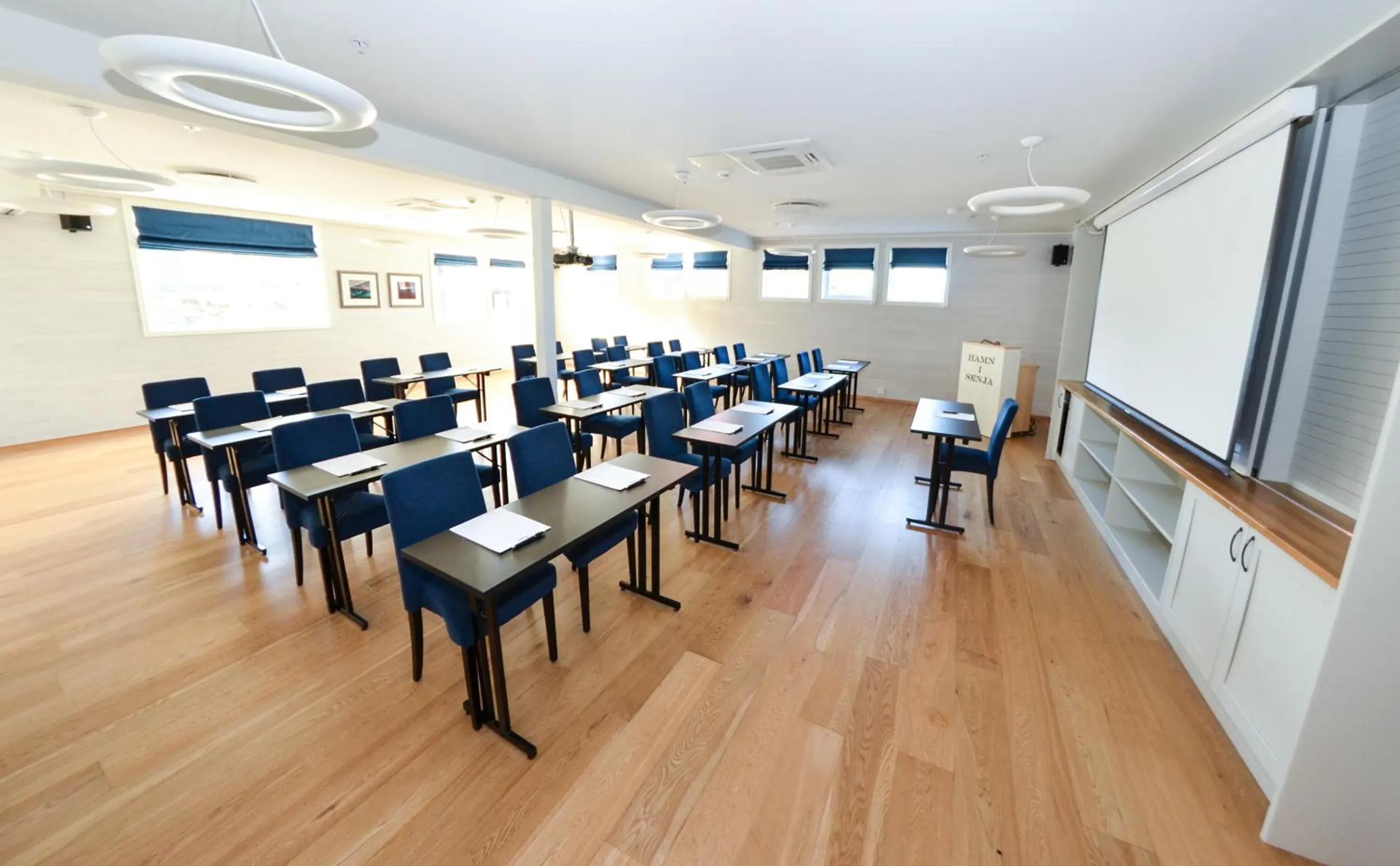 Business facilities in Hamn i Senja