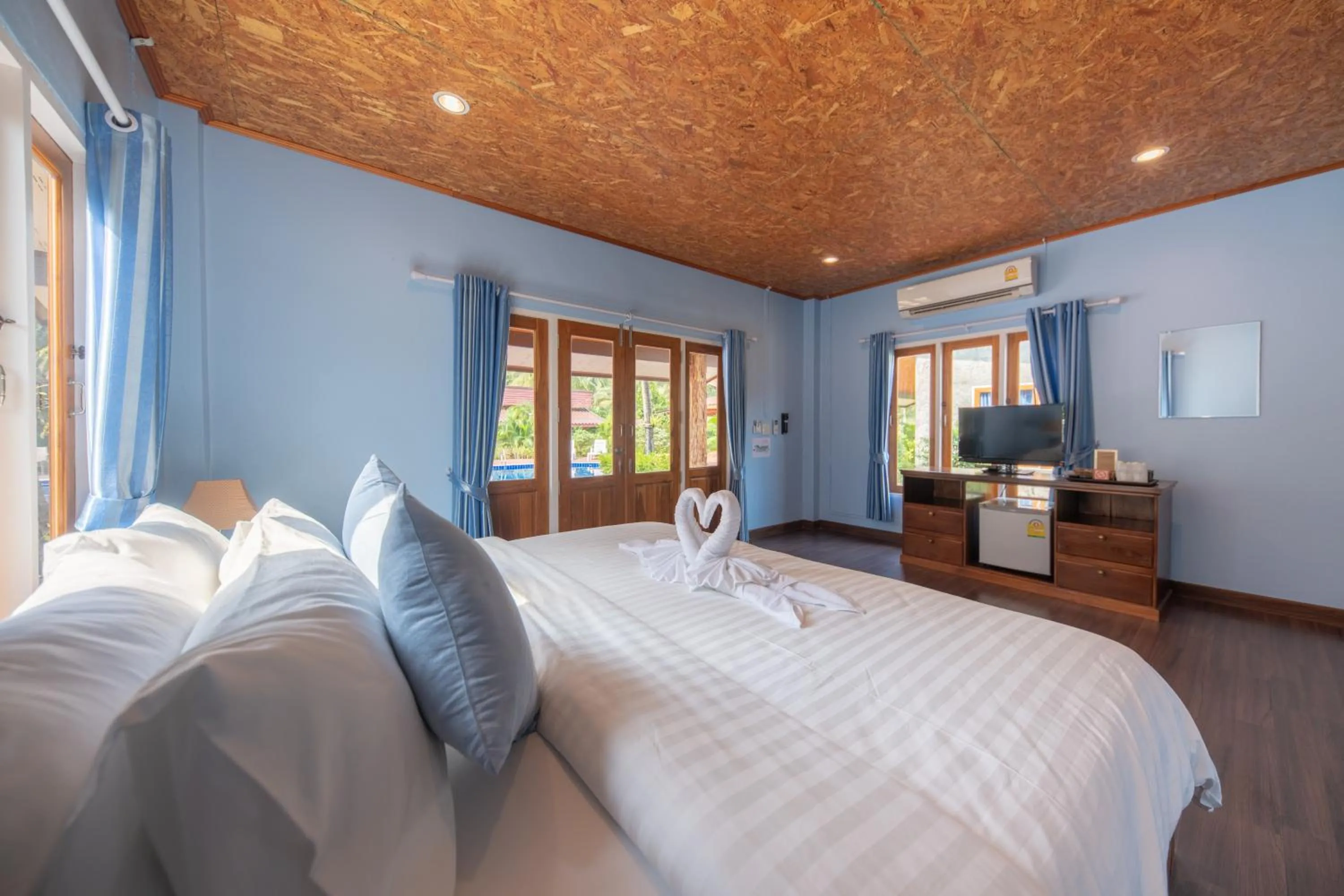 Bed in Seafar Resort