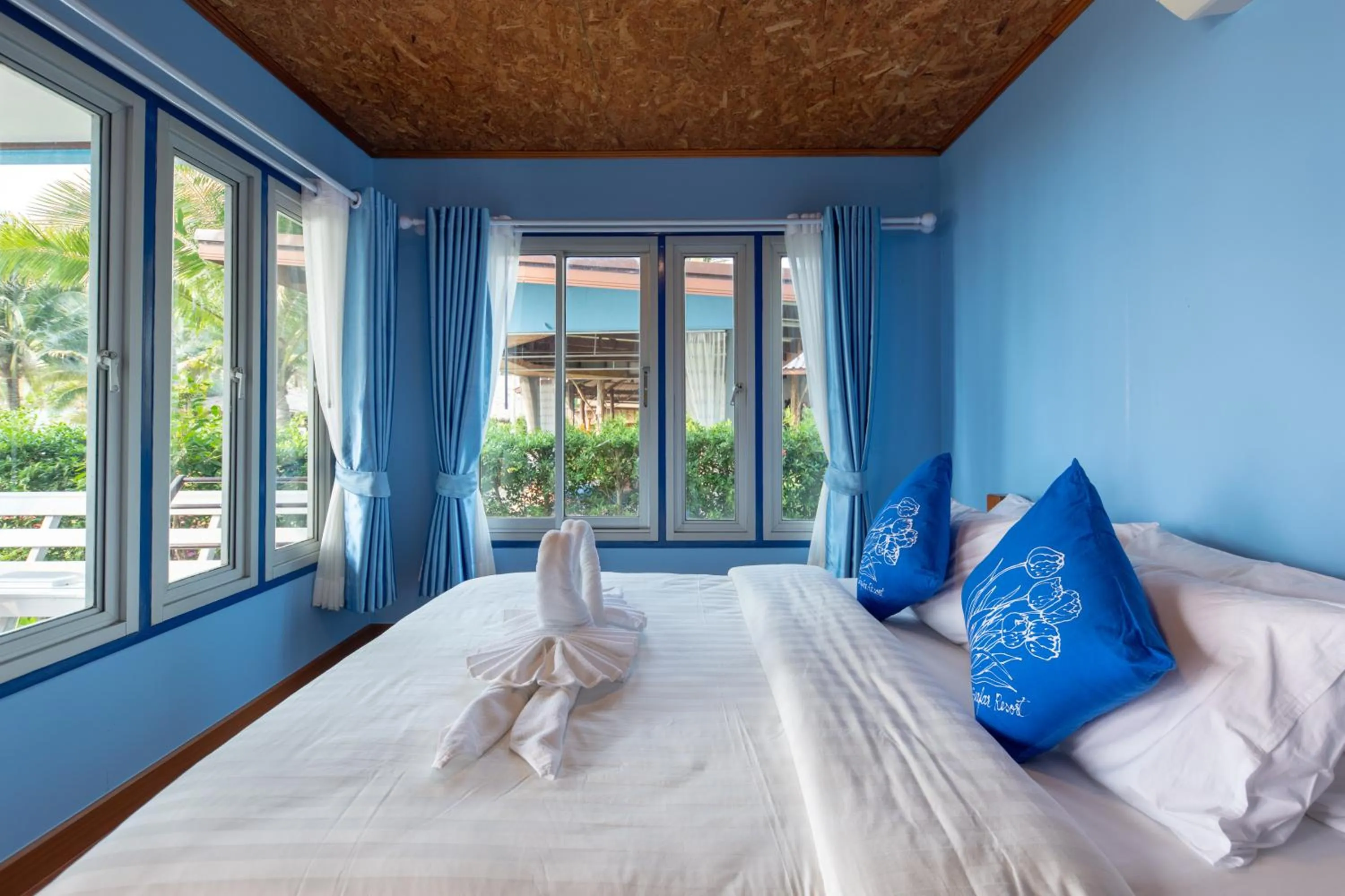 Bed in Seafar Resort