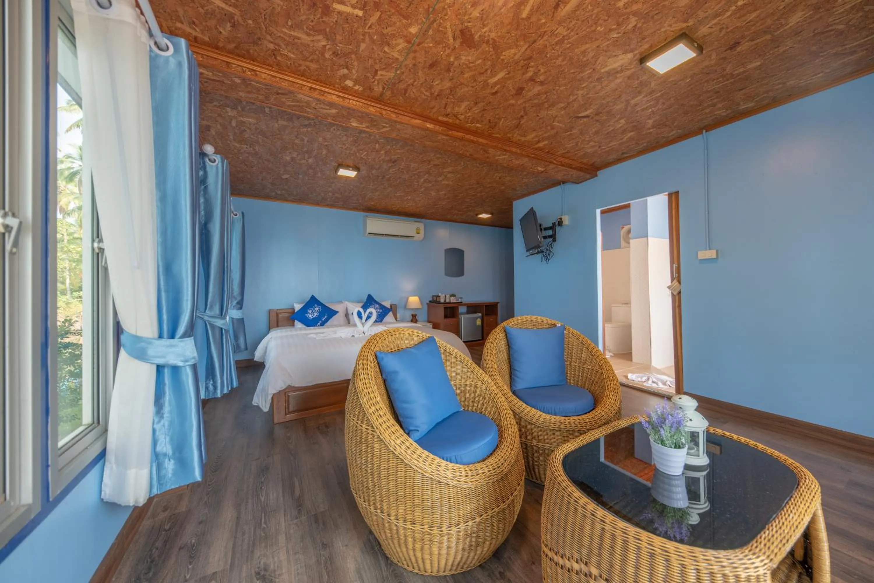 Photo of the whole room in Seafar Resort