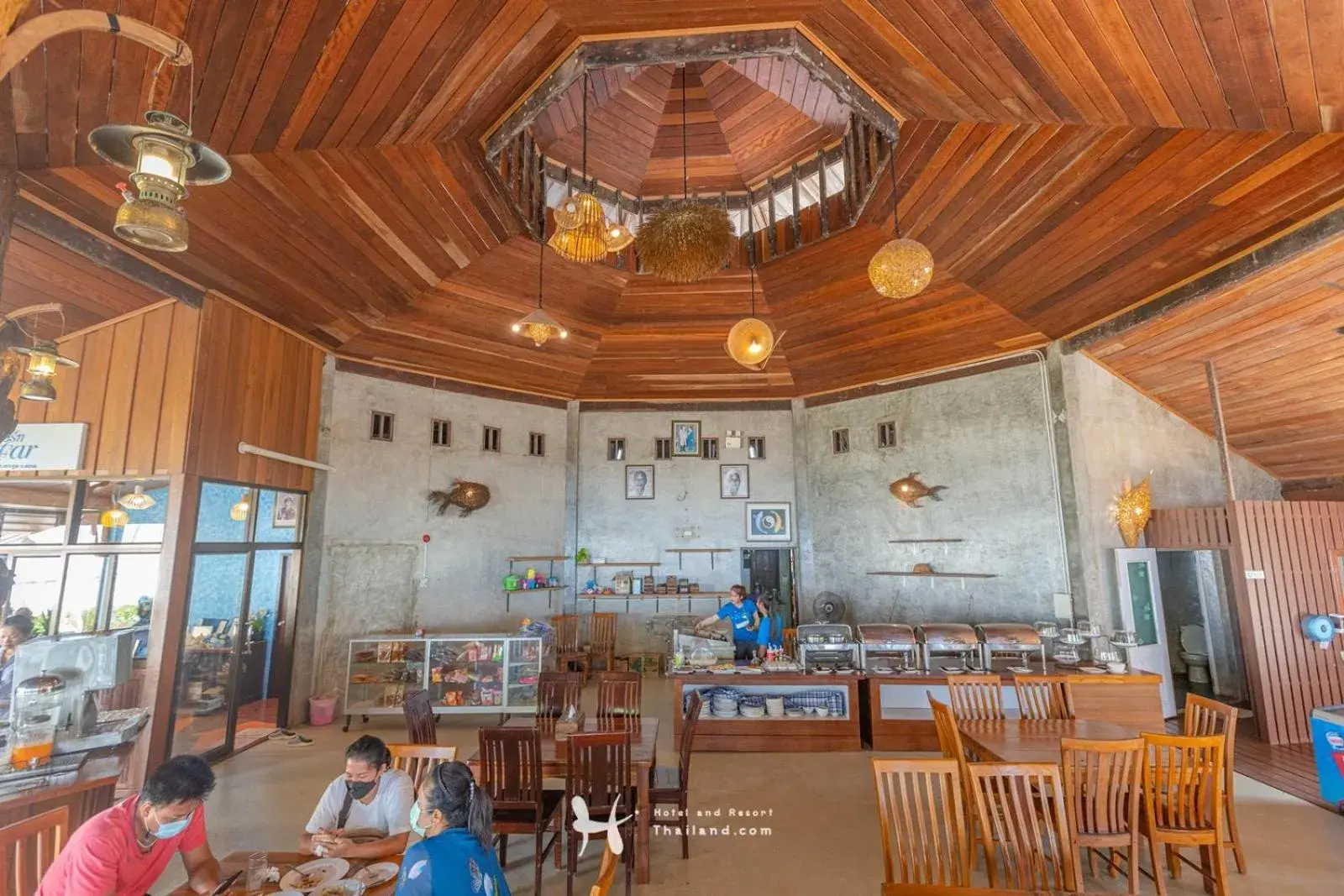 Restaurant/places to eat in Seafar Resort Restaurant/places to eat in Seafar Resort