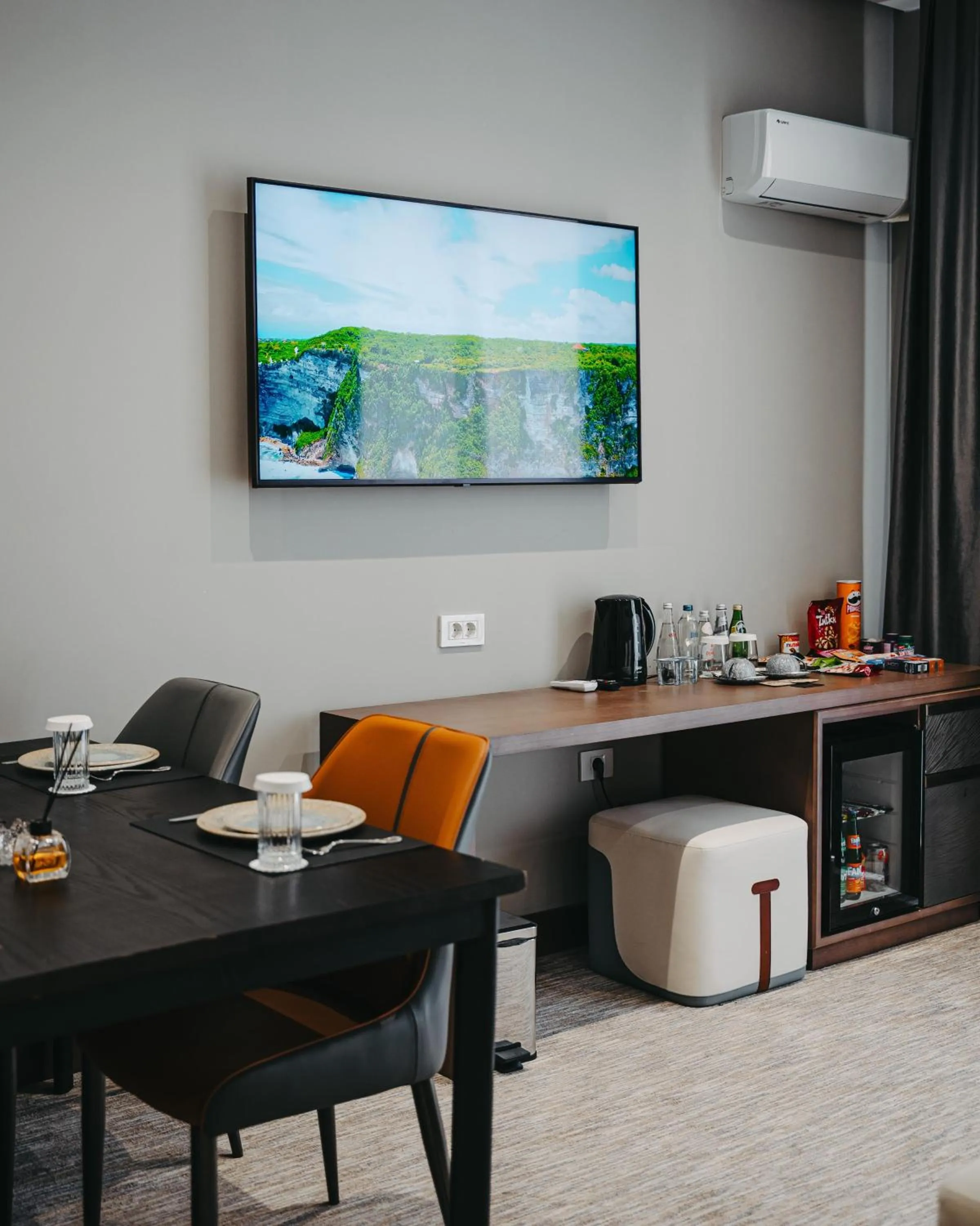 Coffee/tea facilities in Port Marine Hotel By HOLLYWOOD