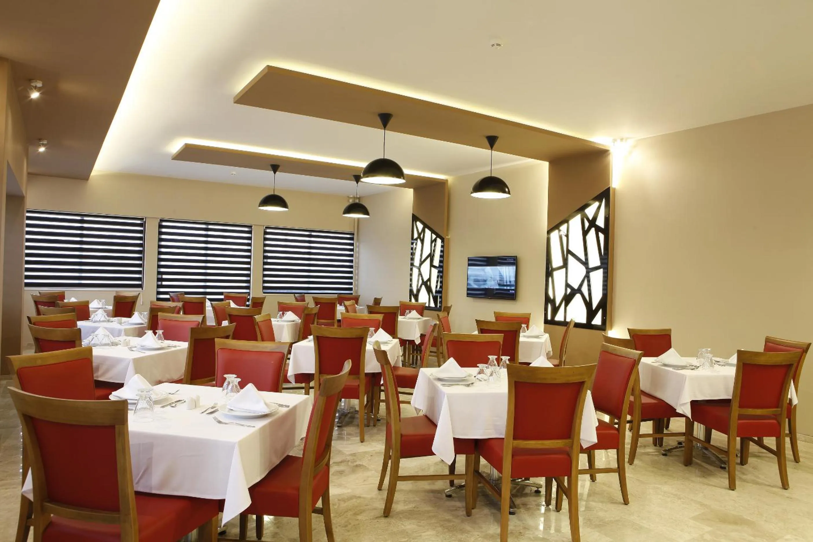 Restaurant/places to eat in Fayton Hotel