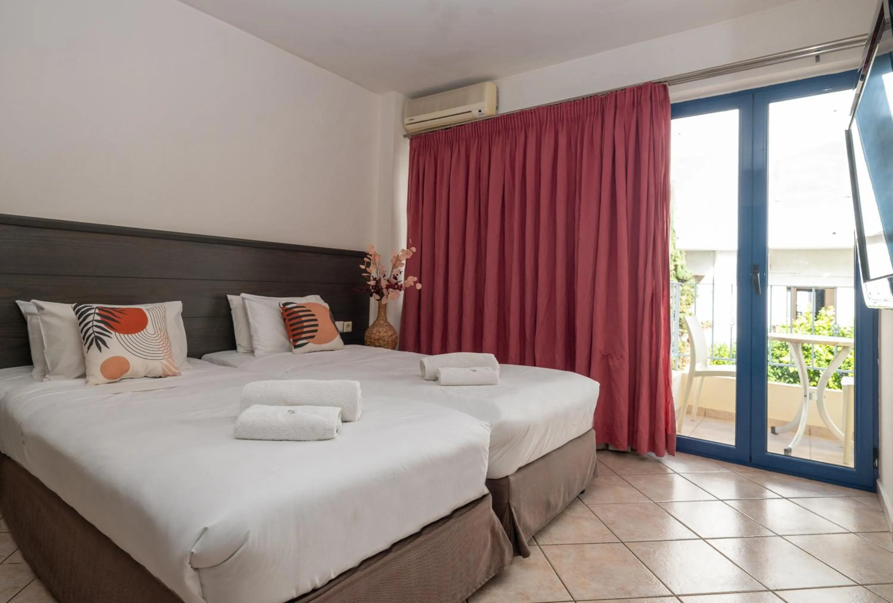 Bedroom, Bed in Manos Maria Hotel