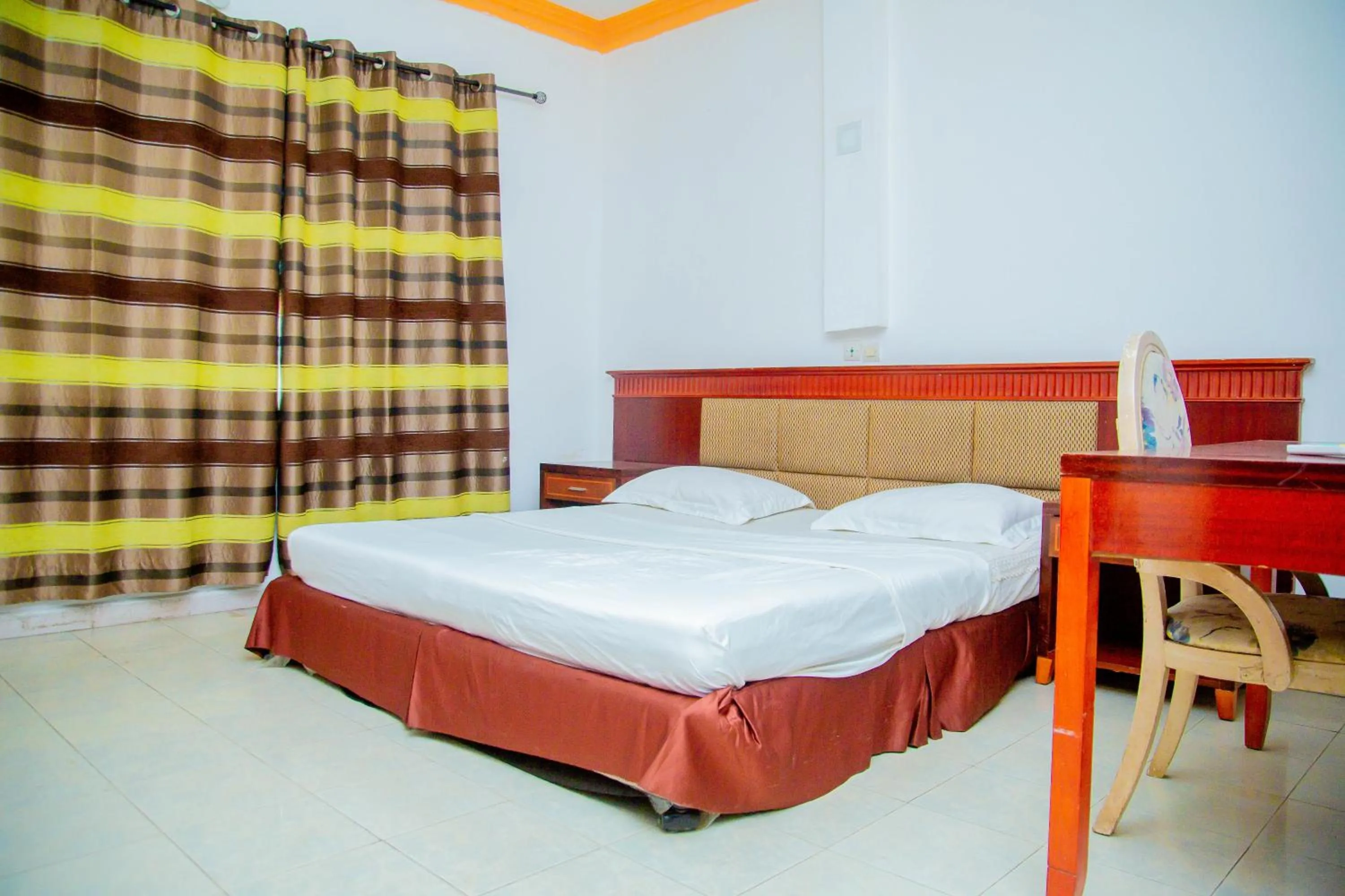 Bedroom, Bed in New Green Horse Hotel