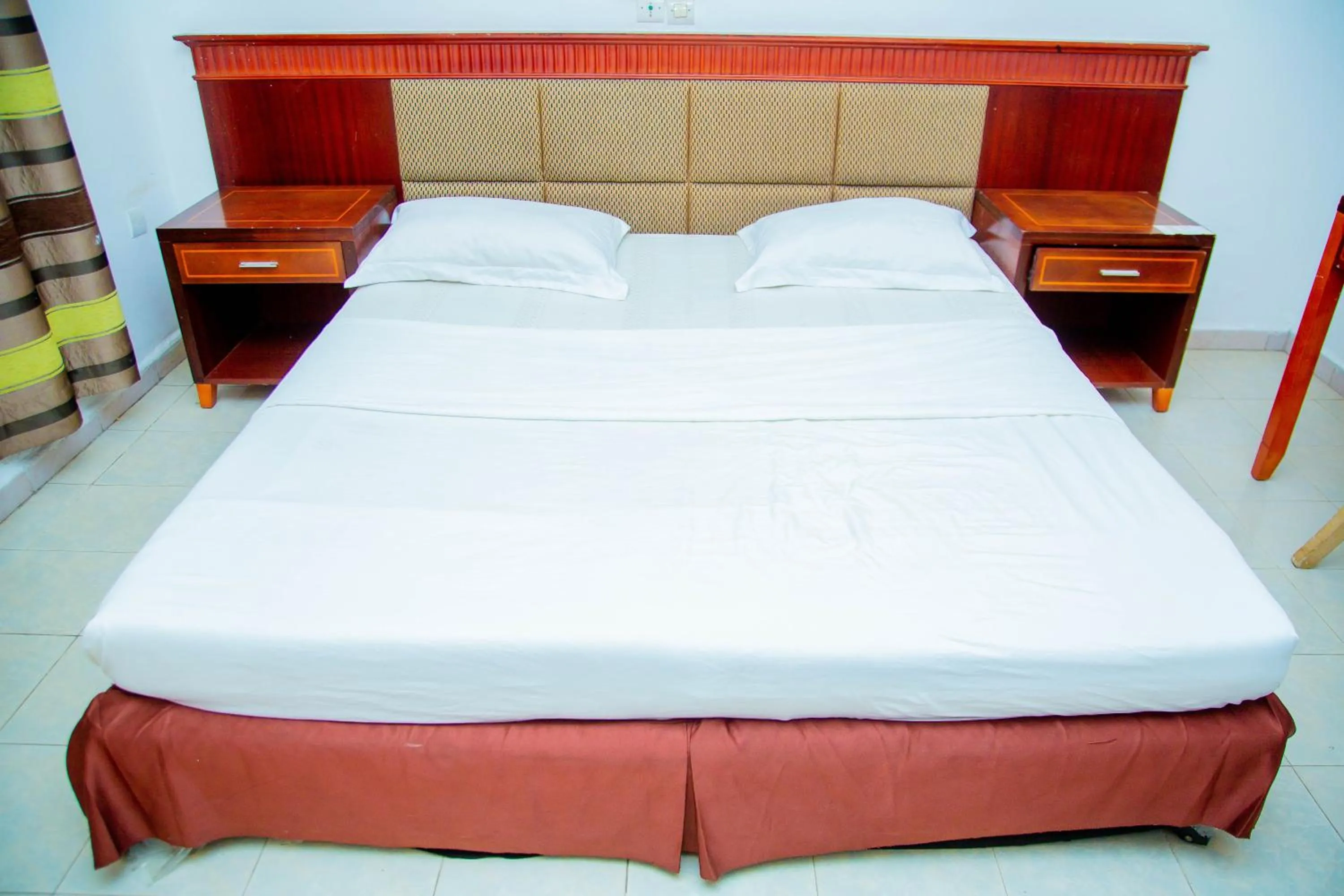 Bedroom, Bed in New Green Horse Hotel