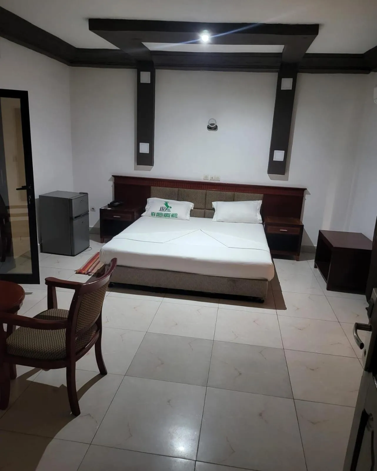Bedroom, Bed in New Green Horse Hotel