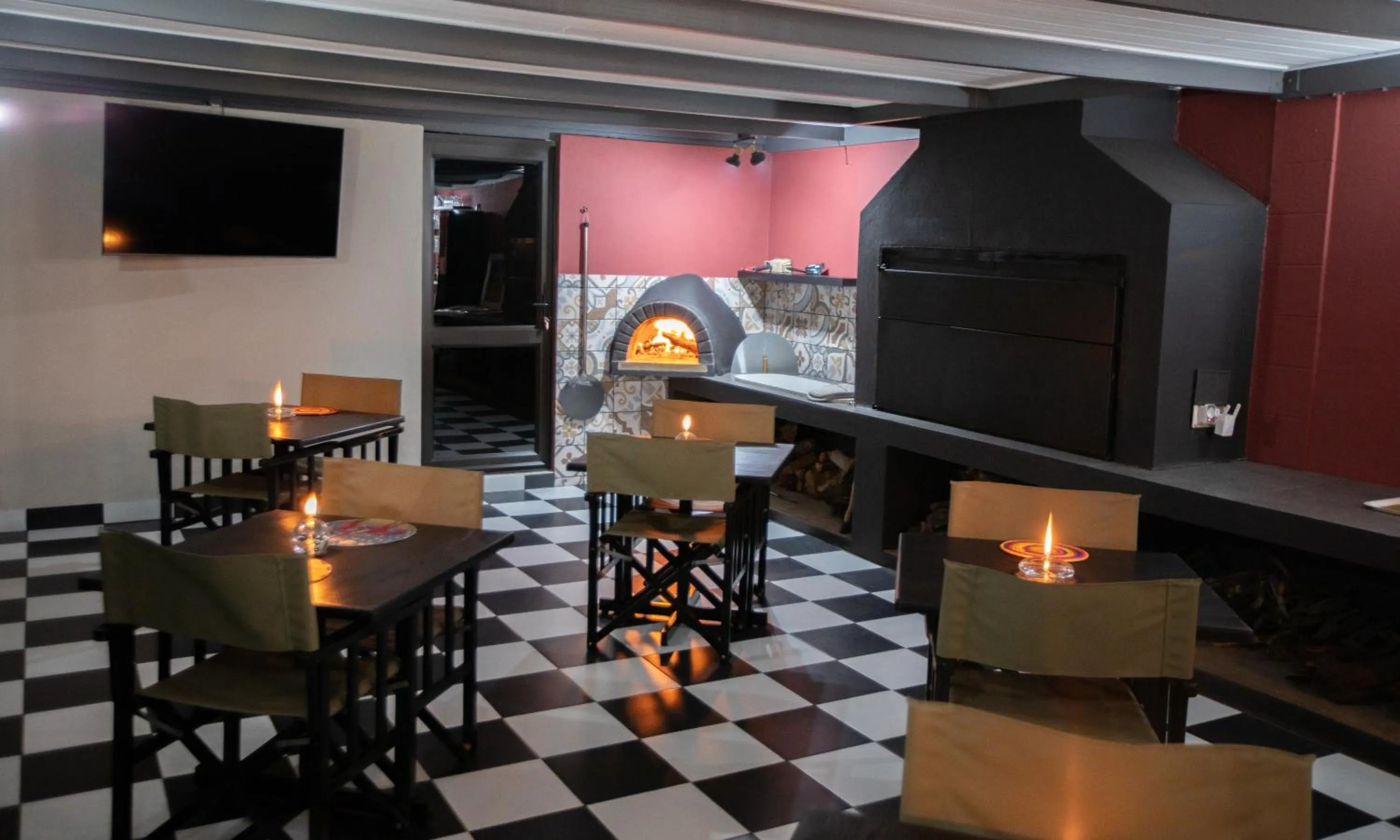 Restaurant/places to eat in Swartberg Private Game Lodge