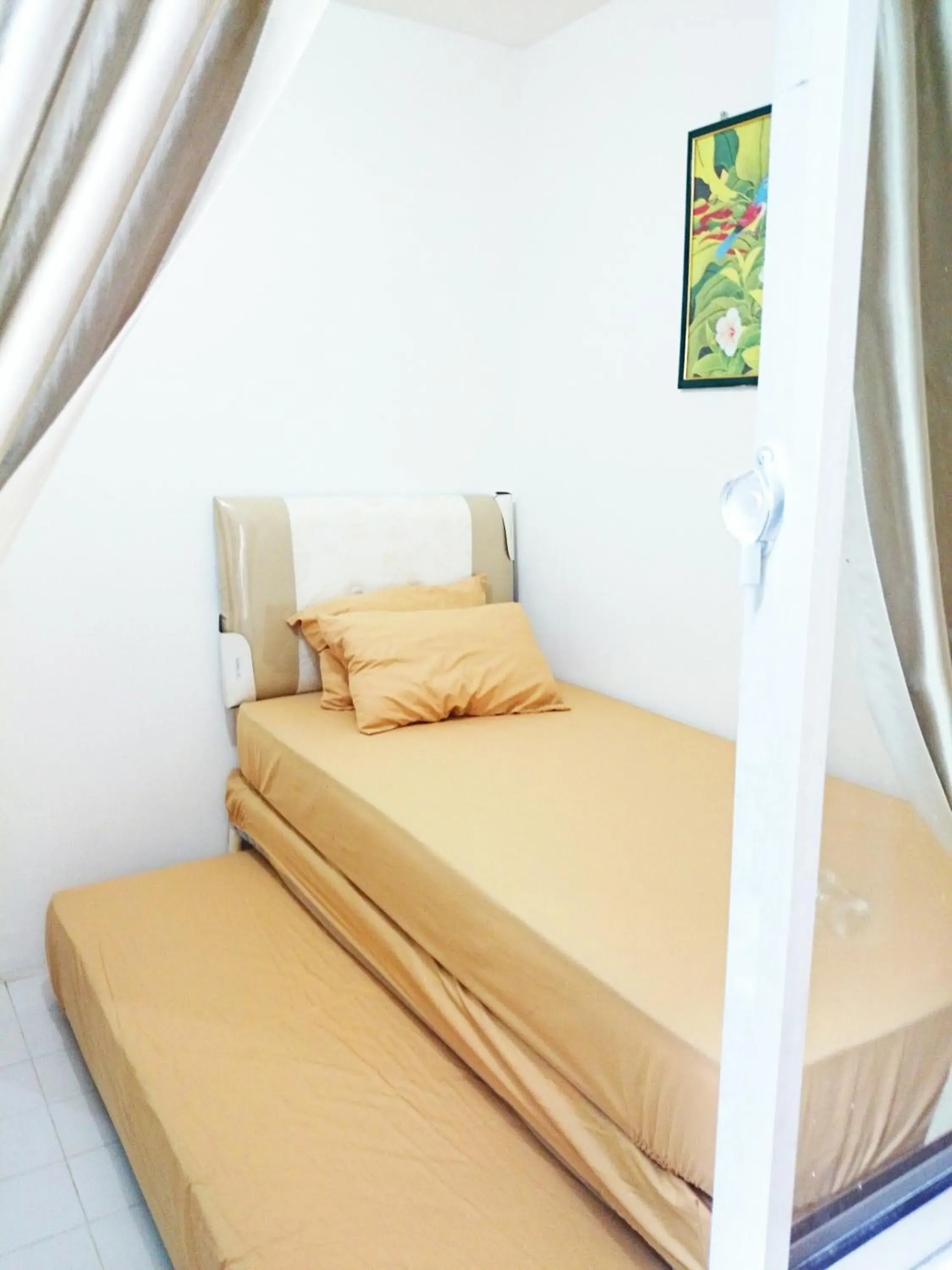 Double Room with Shared Bathroom in Hostel Bogor Double Room with Shared Bathroom in Hostel Bogor