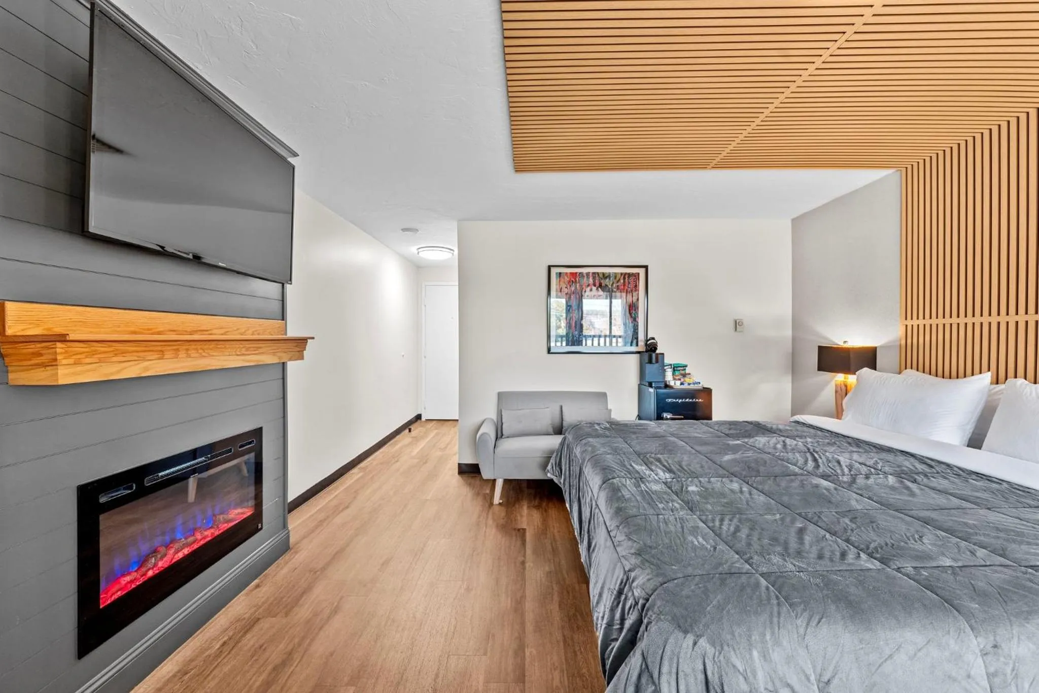 Bed in Green Harbor Hotel