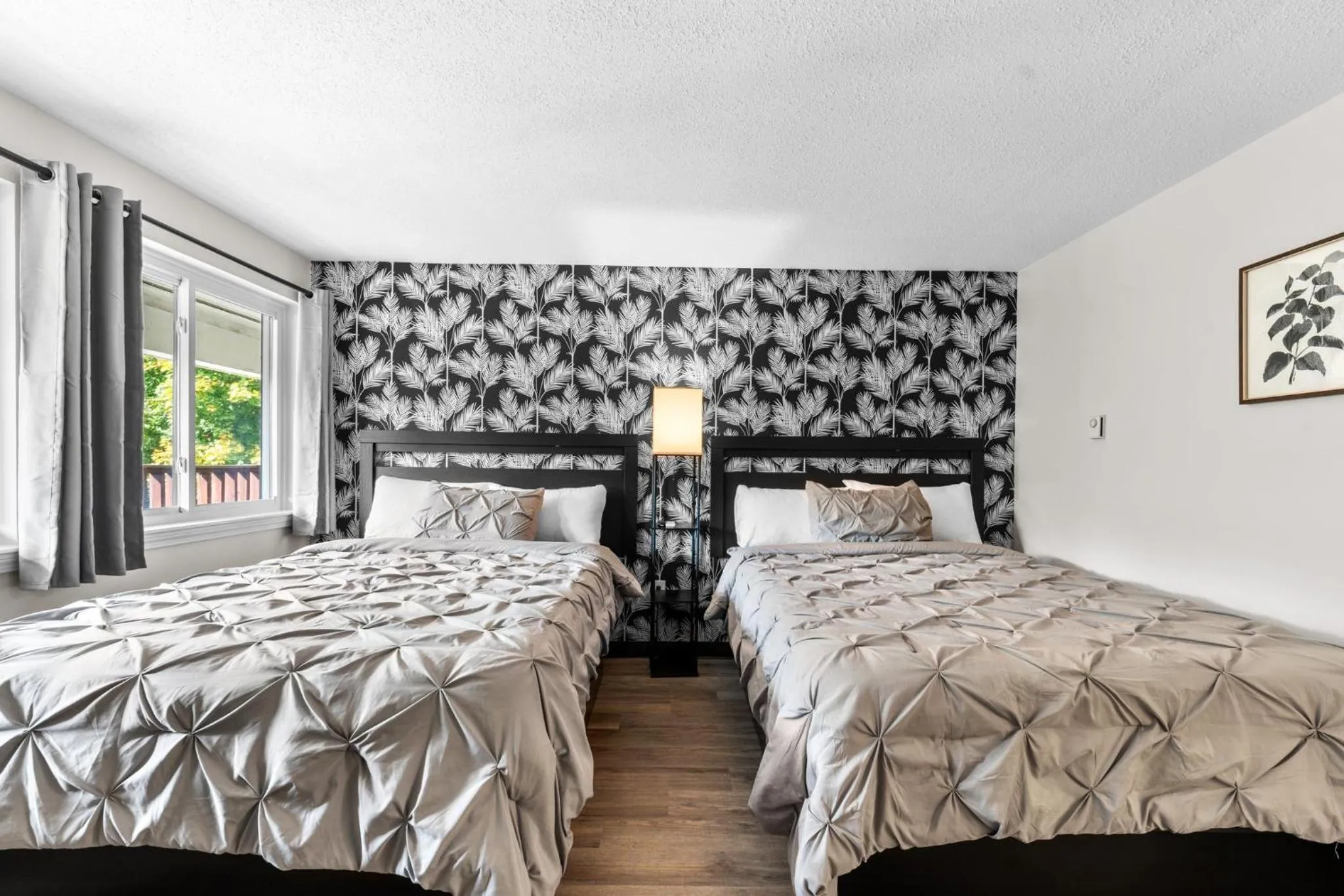 Bed in Green Harbor Hotel