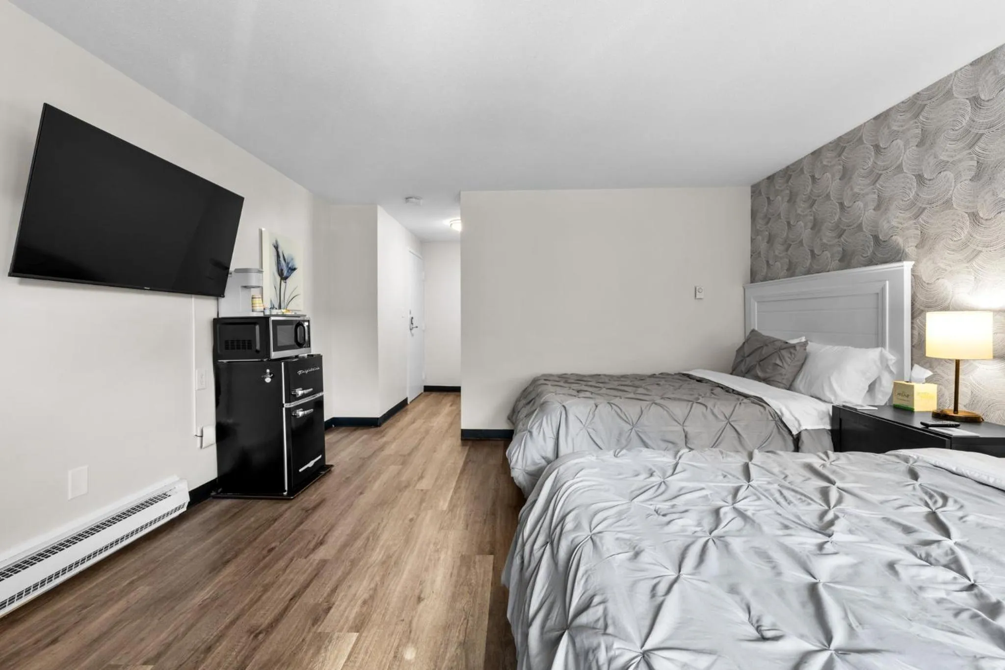 Bed in Green Harbor Hotel