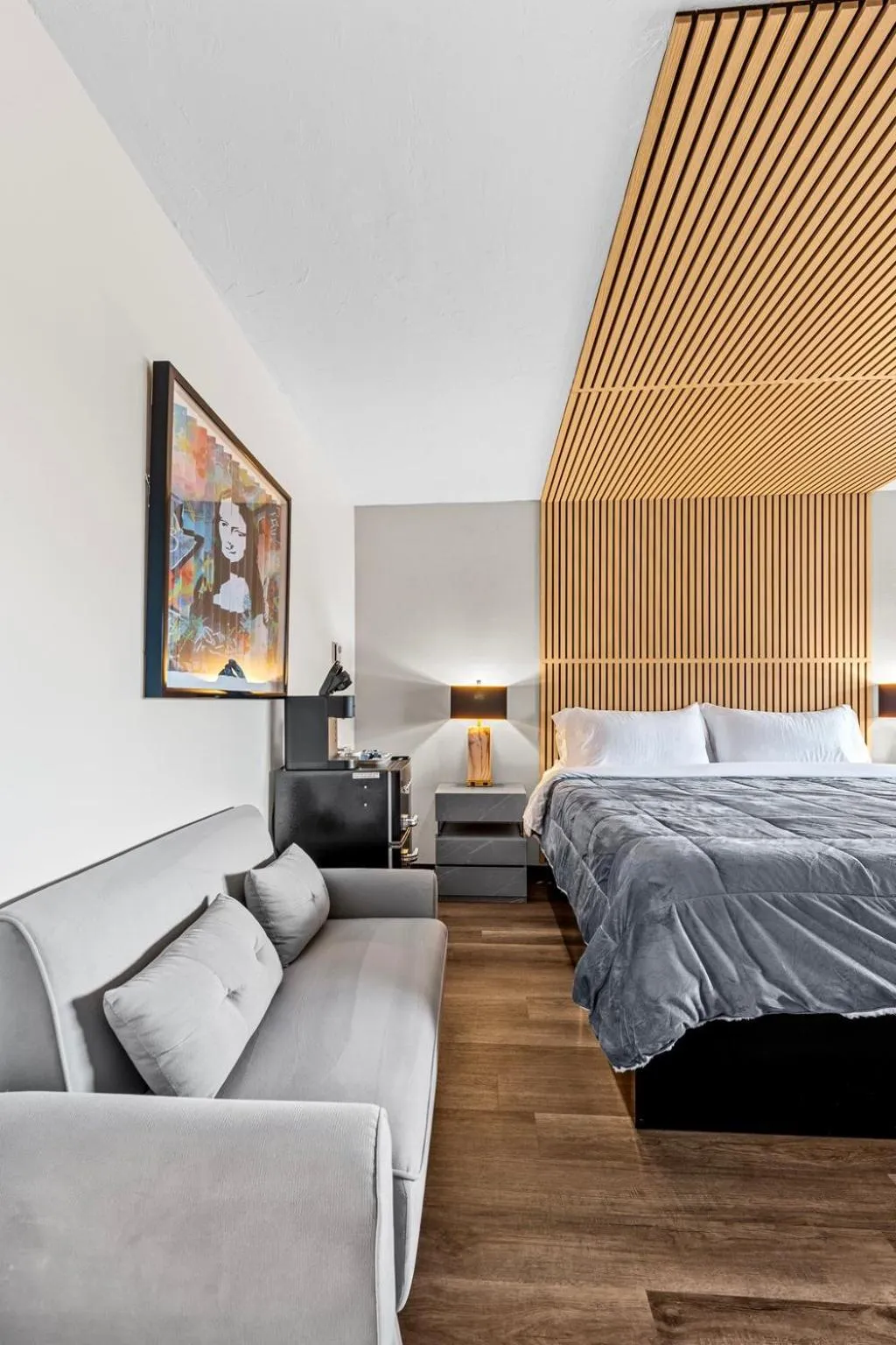 Bed in Green Harbor Hotel