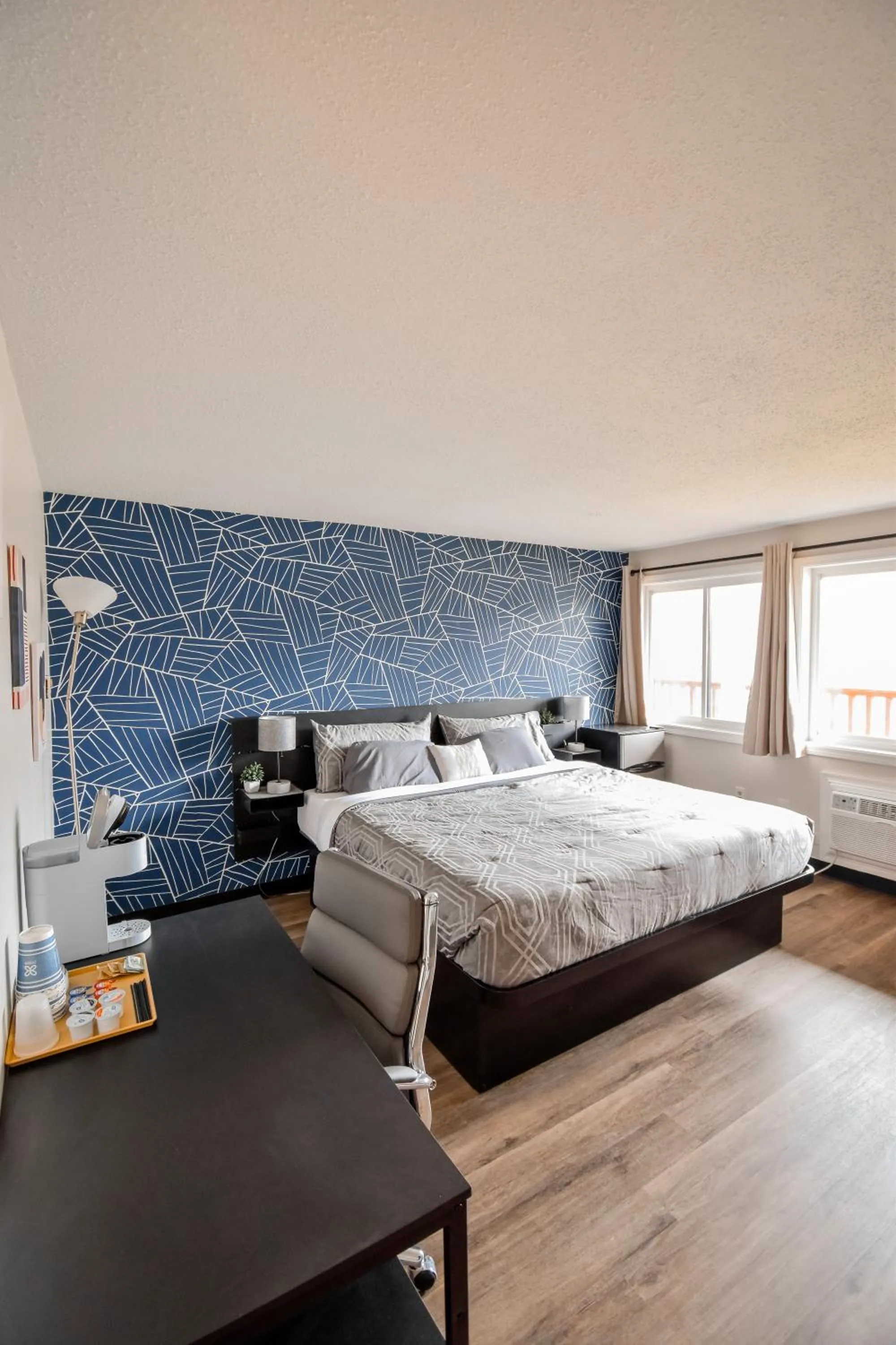 Bed in Green Harbor Hotel