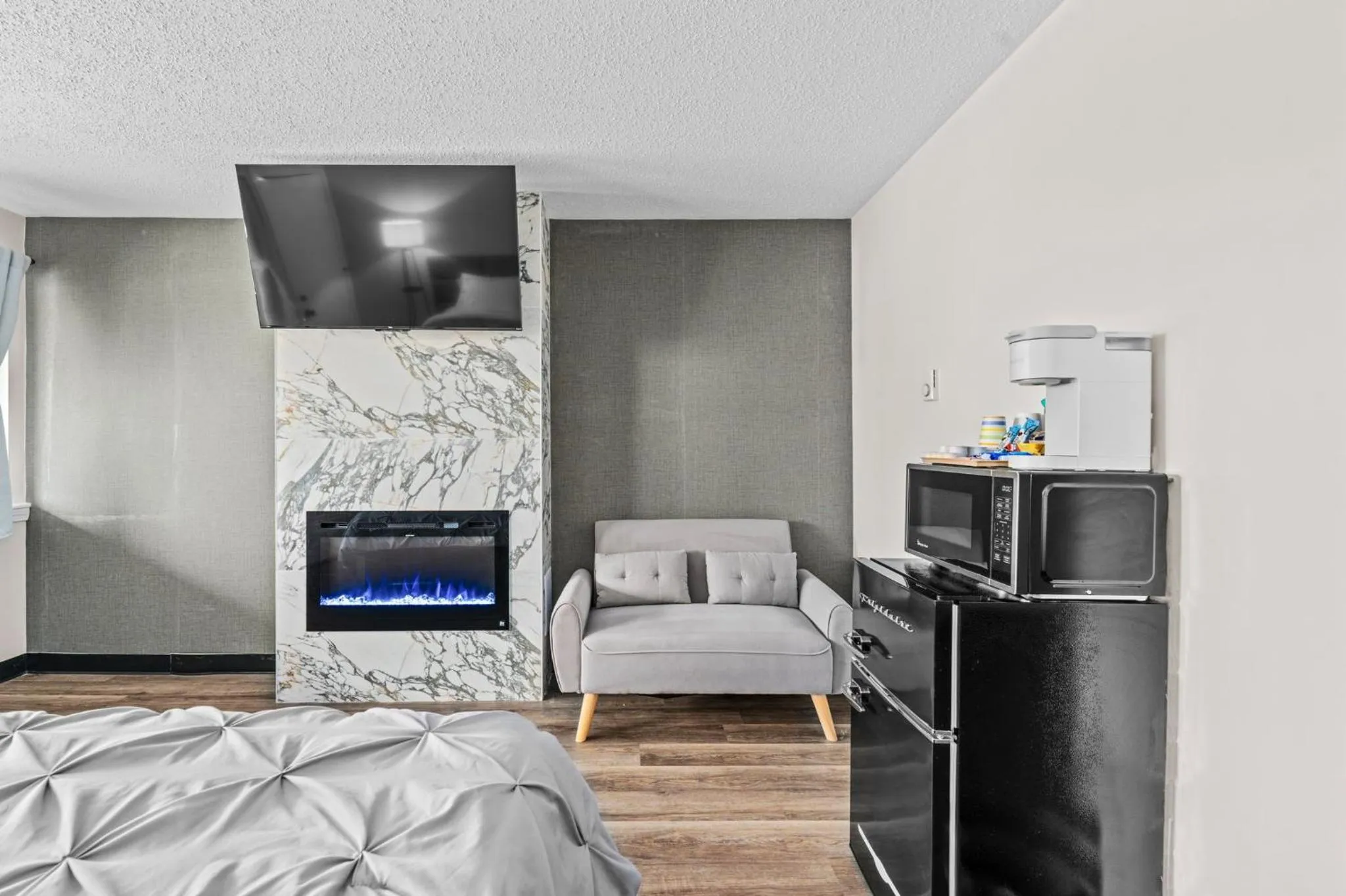 Bed in Green Harbor Hotel