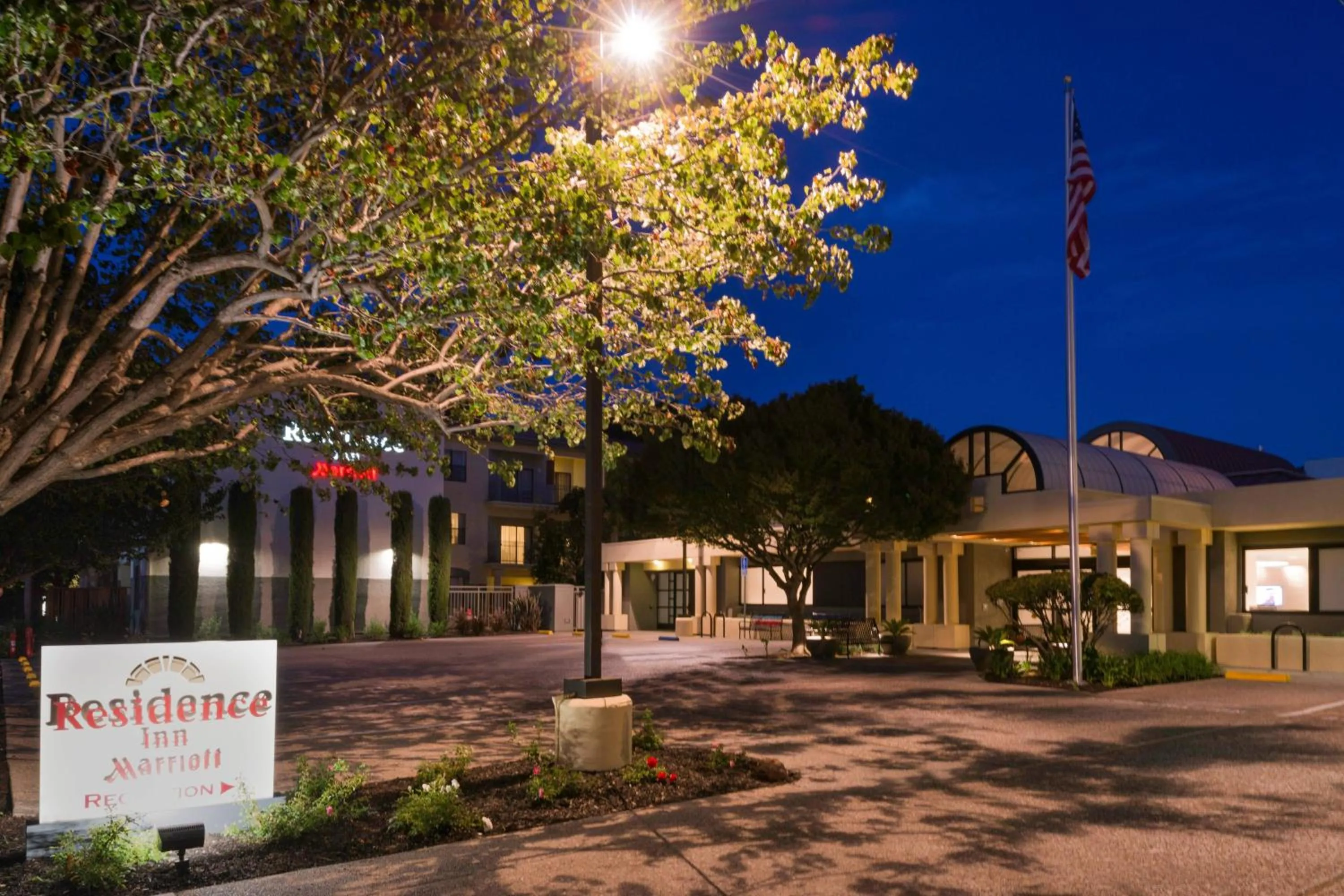 Property building in Residence Inn by Marriott Palo Alto Menlo Park