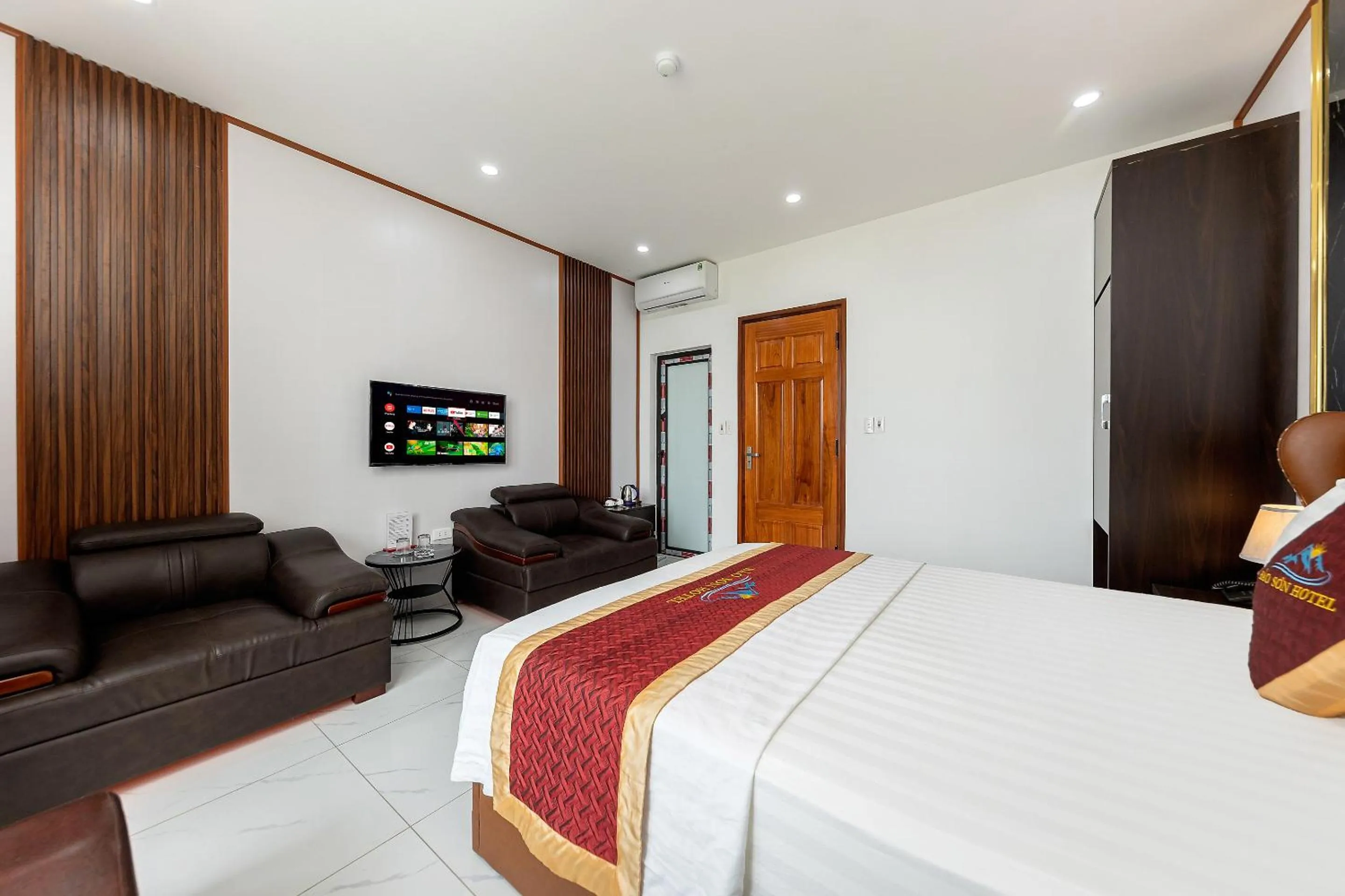 Bedroom in OYO 1238 Bao Son Hotel