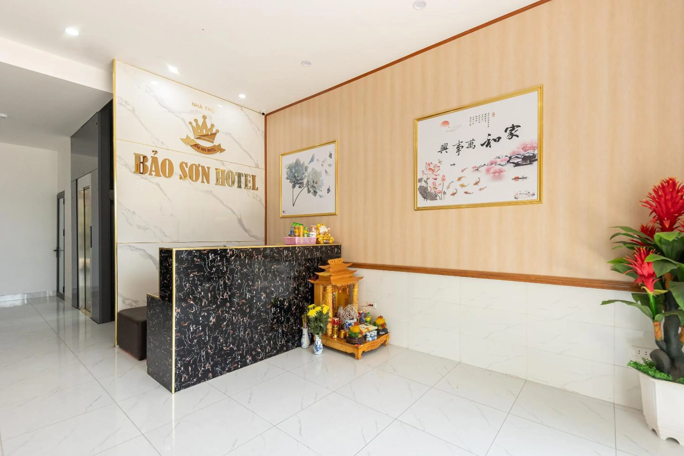 Lobby or reception in OYO 1238 Bao Son Hotel