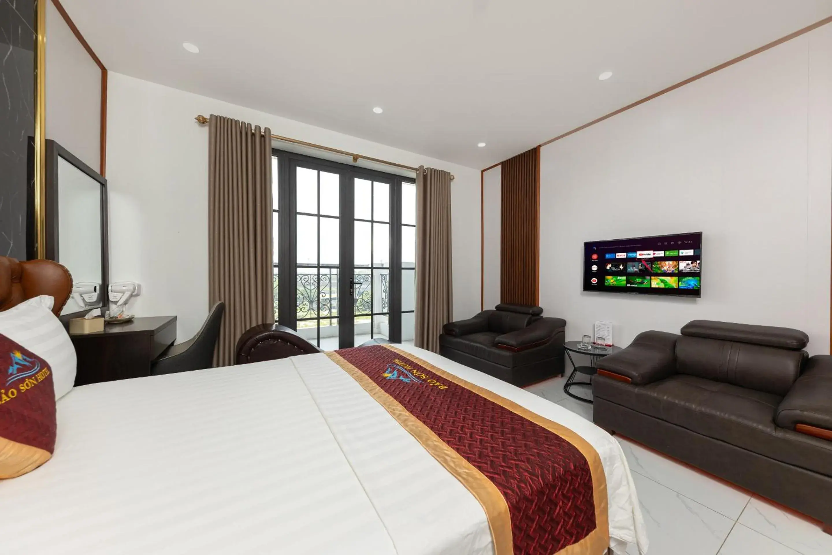 Superior Double Room in OYO 1238 Bao Son Hotel Superior Double Room in OYO 1238 Bao Son Hotel