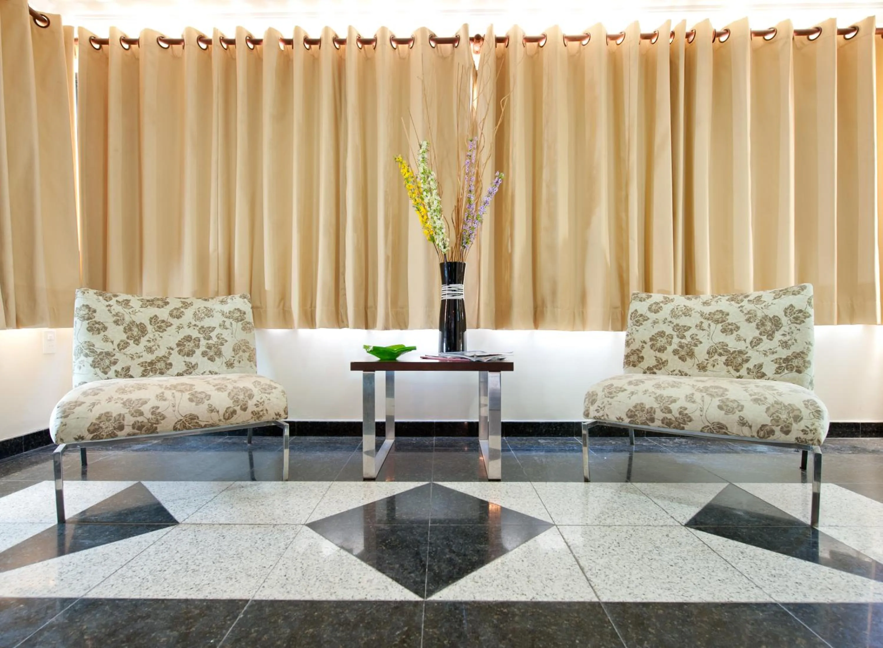 Lobby or reception in Iracema Travel