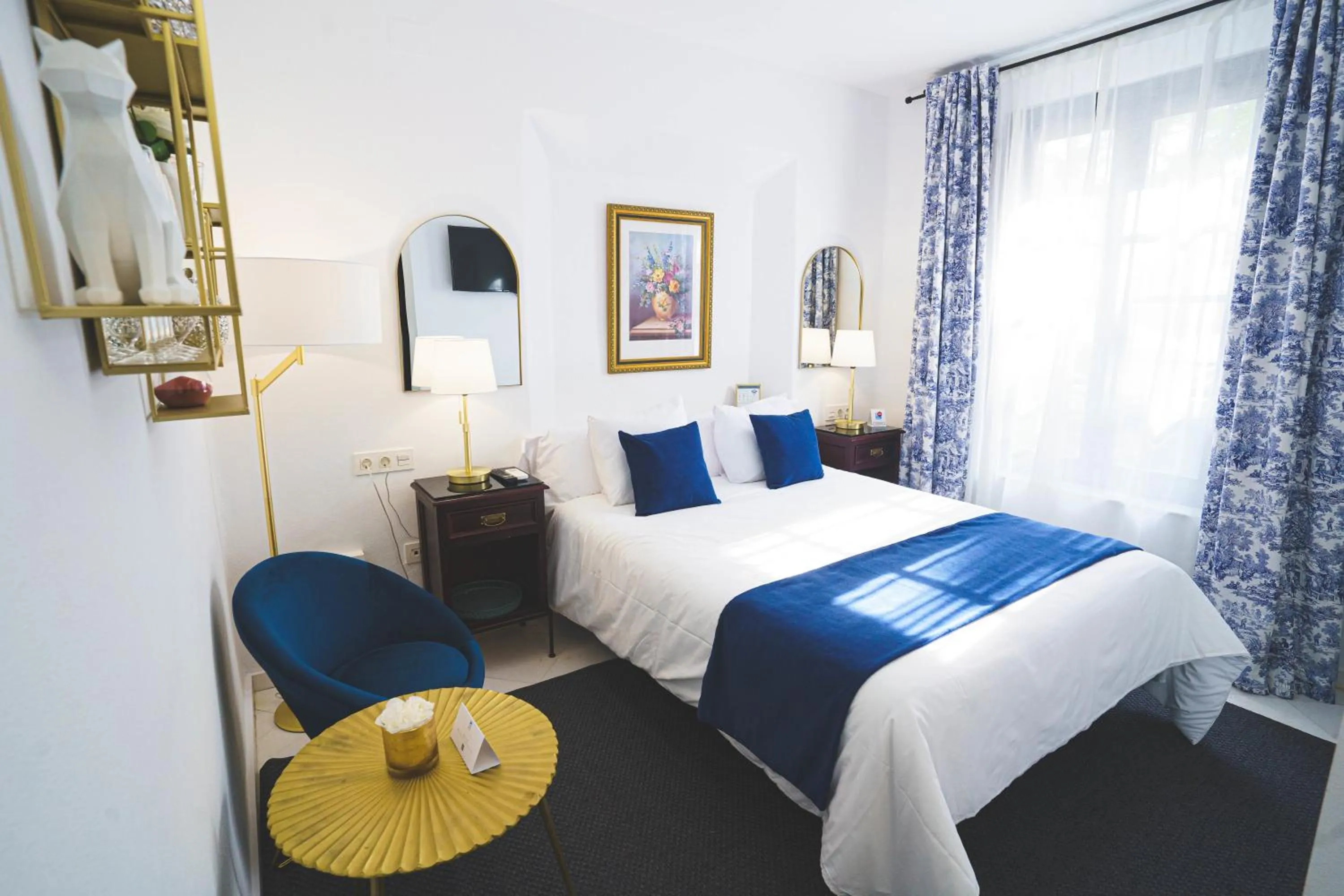 Photo of the whole room, Bed in Hotel Boutique Palacio De La Duquesa