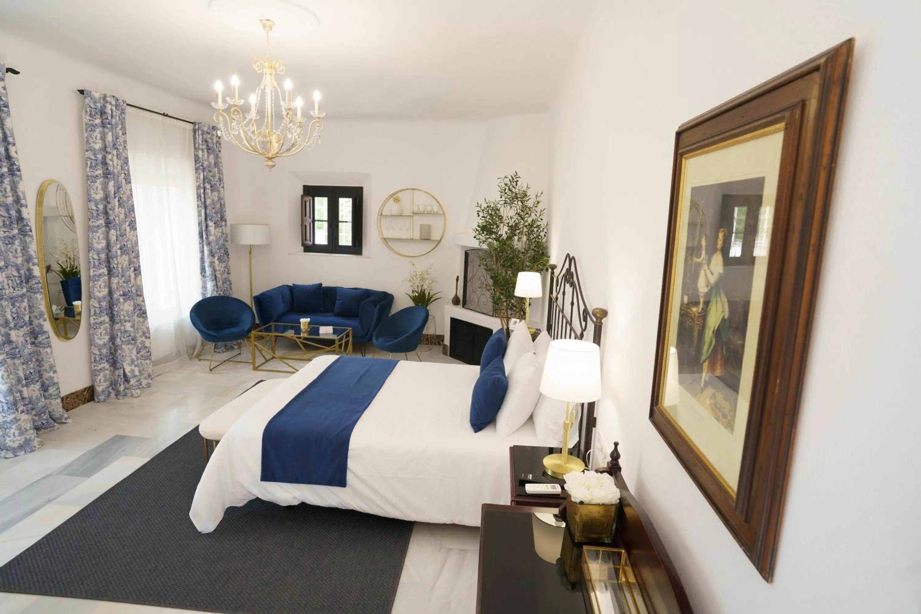 Photo of the whole room, Bed in Hotel Boutique Palacio De La Duquesa