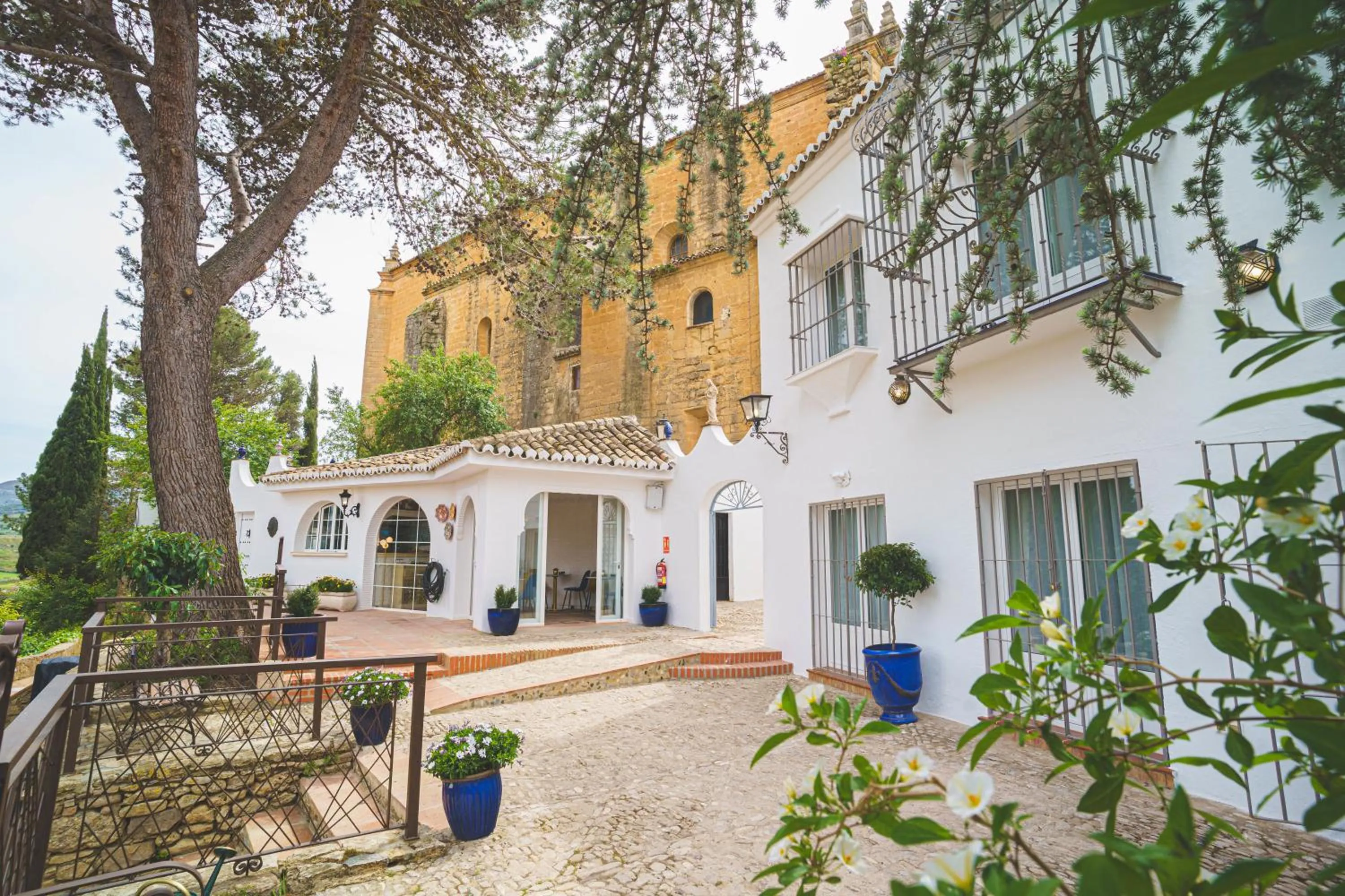 Property building in Hotel Boutique Palacio De La Duquesa