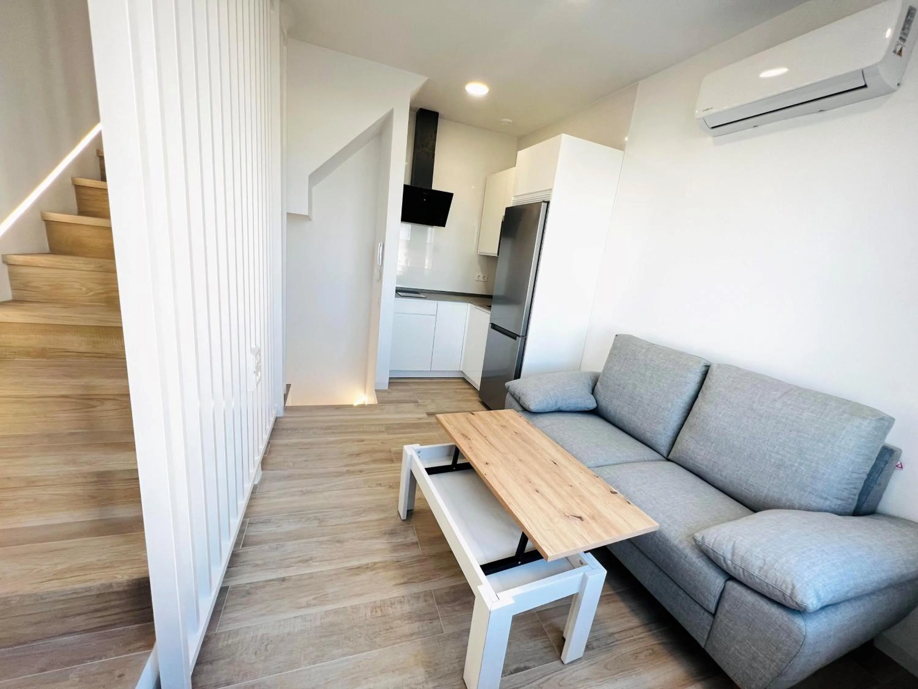Kitchen or kitchenette in Bonito apartamento moderno con terraza privada