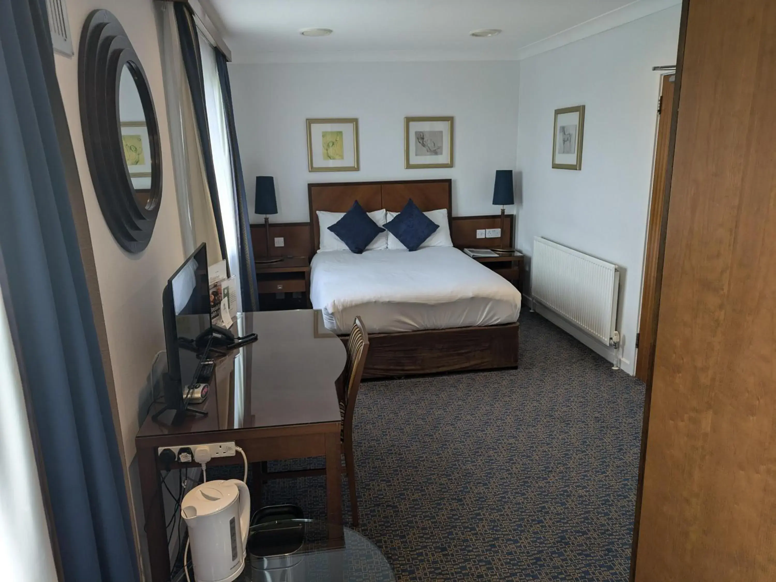 Bedroom, Bed in Best Western Homestead Court Hotel Bedroom, Bed in Best Western Homestead Court Hotel