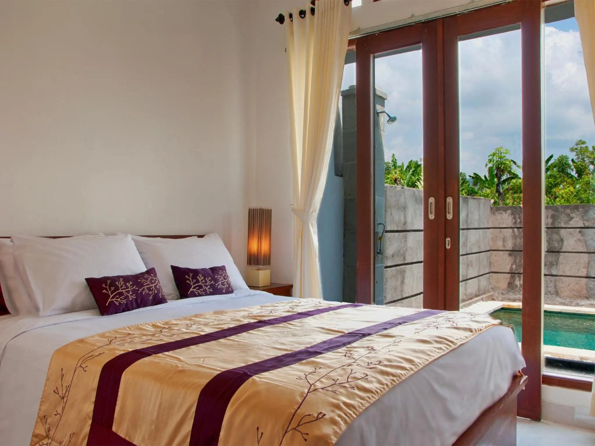 Bedroom in Villa Dencarik