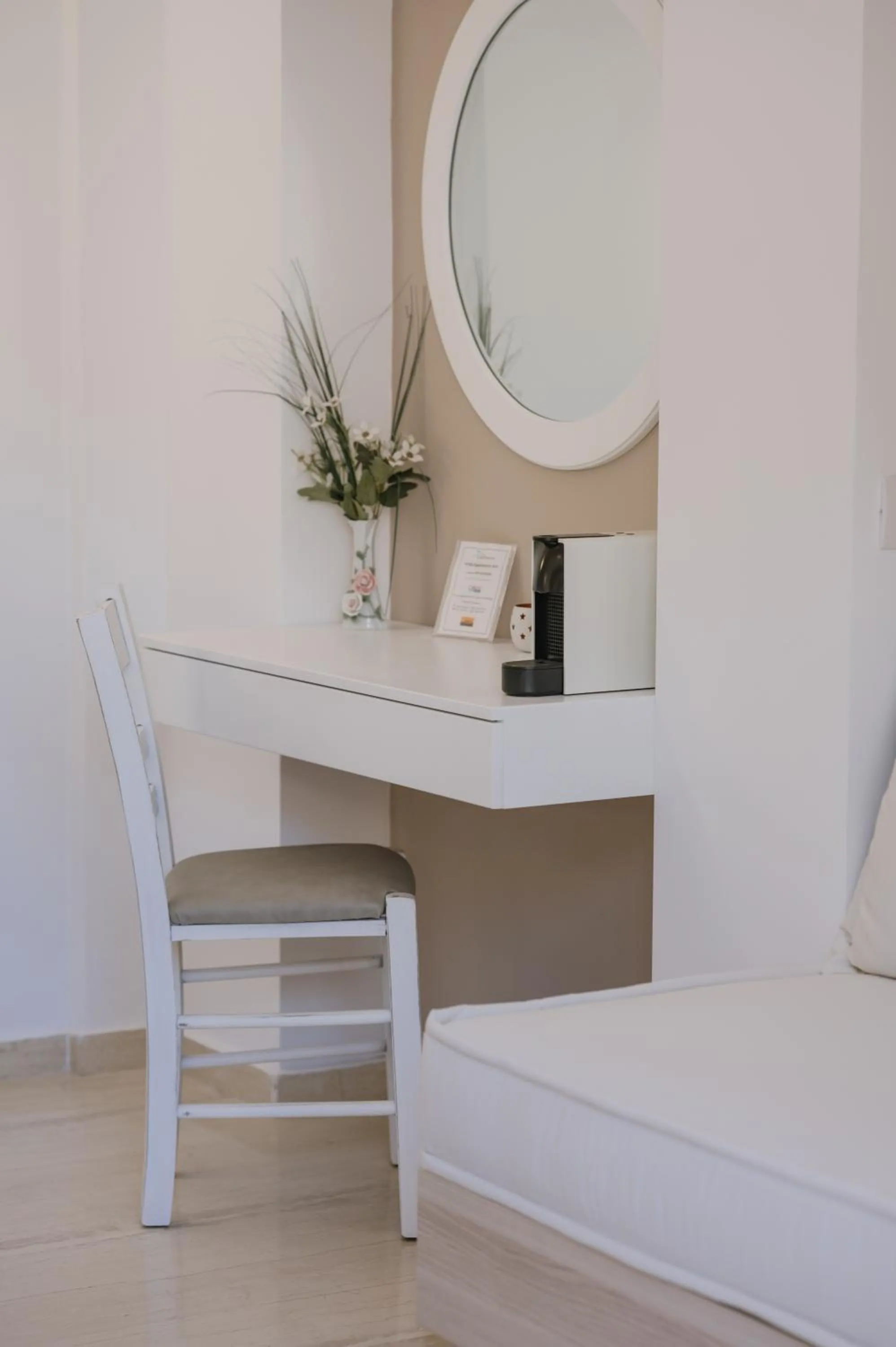 hair dresser in Dora Apartments