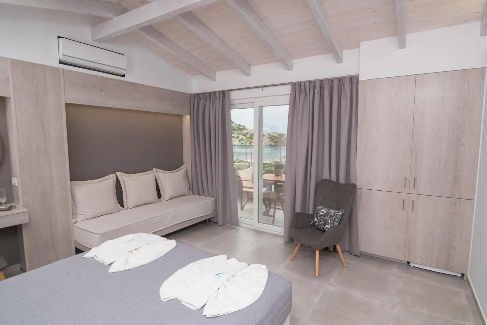 View (from property/room), Bed in Dora Apartments