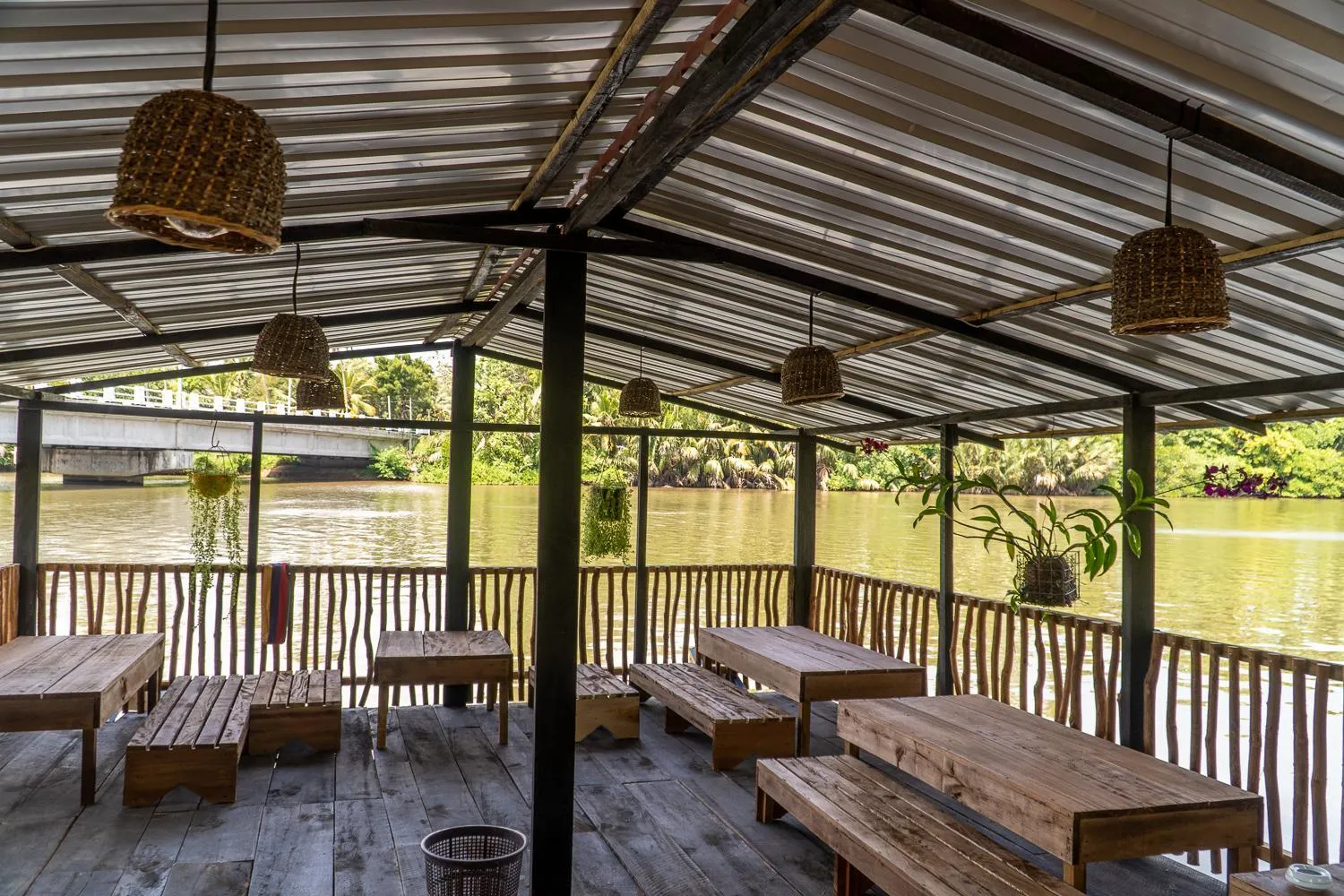 Luvi Lucas River Side