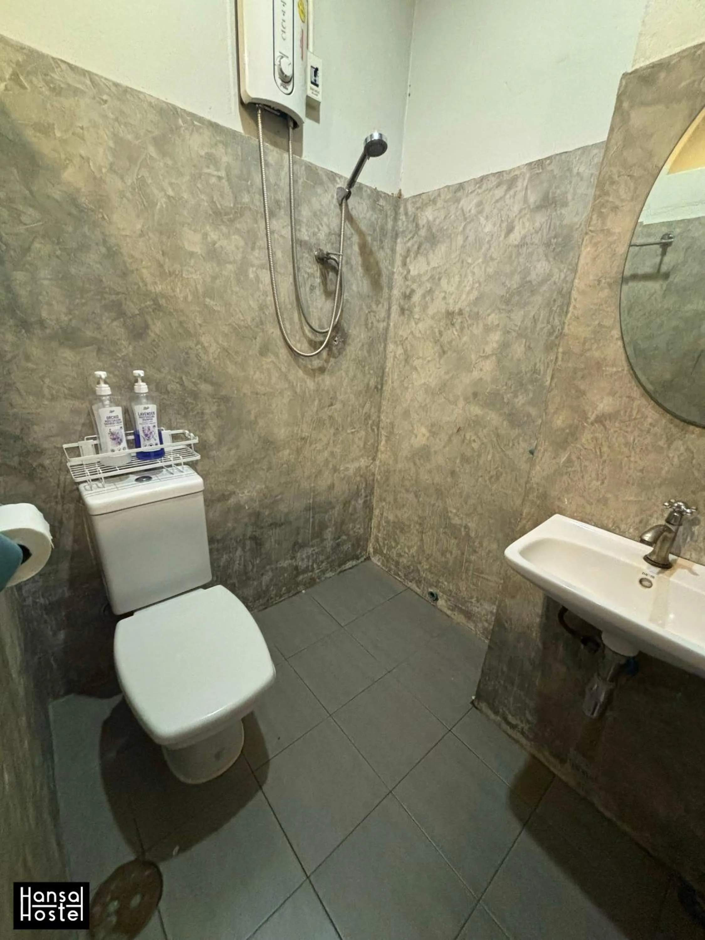 Shower in Hansa Hostel Bangkok Khaosan